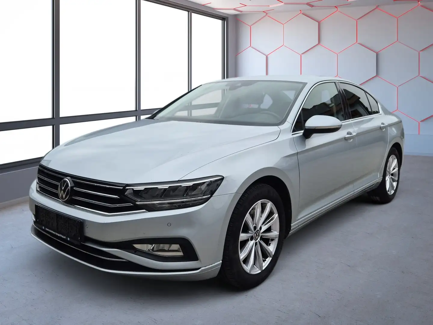 Volkswagen Passat Business TDI 4MOTION DSG Silber - 1