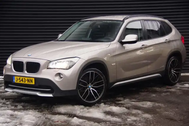 BMW X1 SDrive18i Executive | Navigatie | Xenon | Cruise |