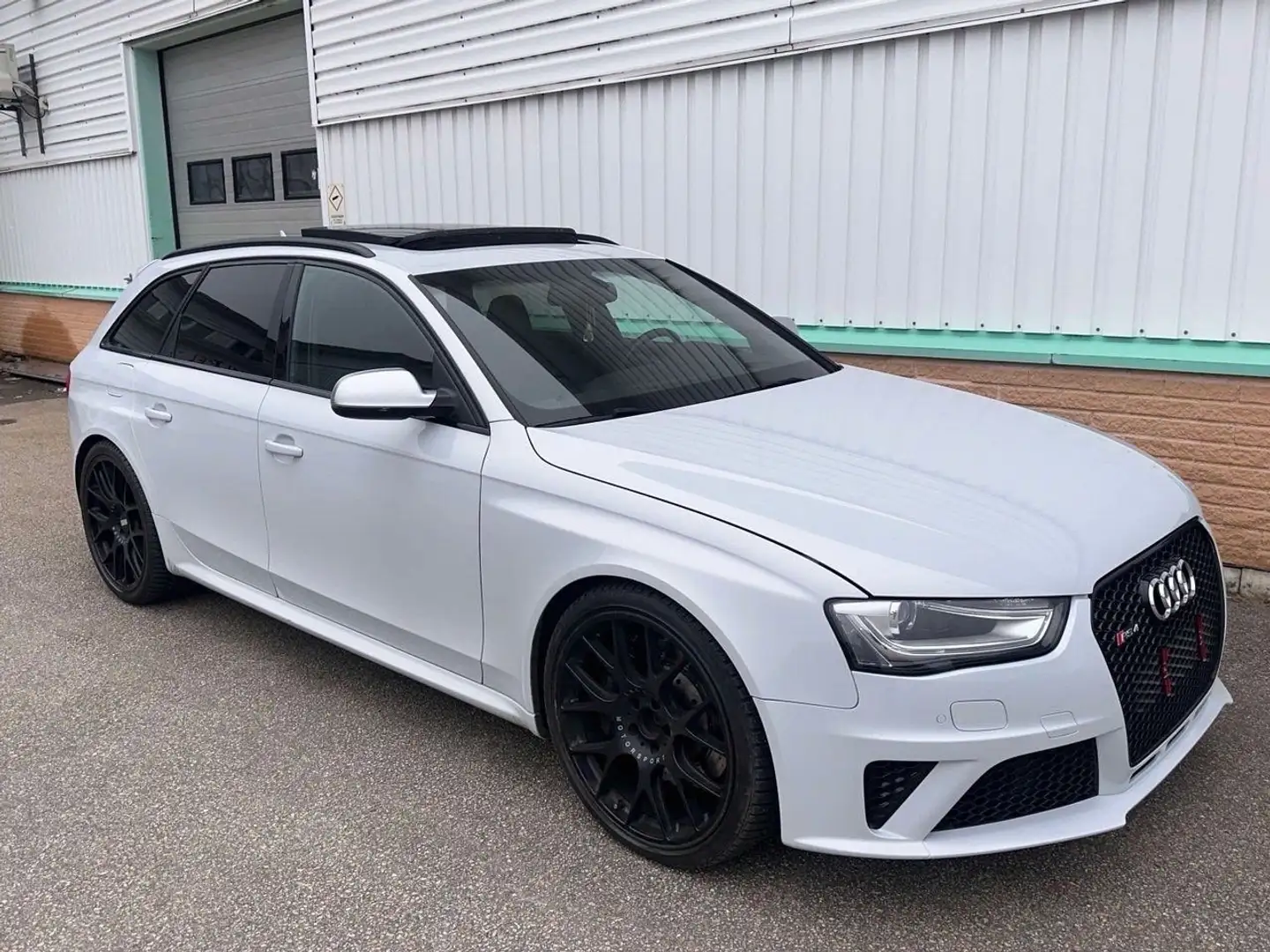 Audi RS4 Avant V8 4.2 FSI 450 Quattro S Tronic eu delivery - 2