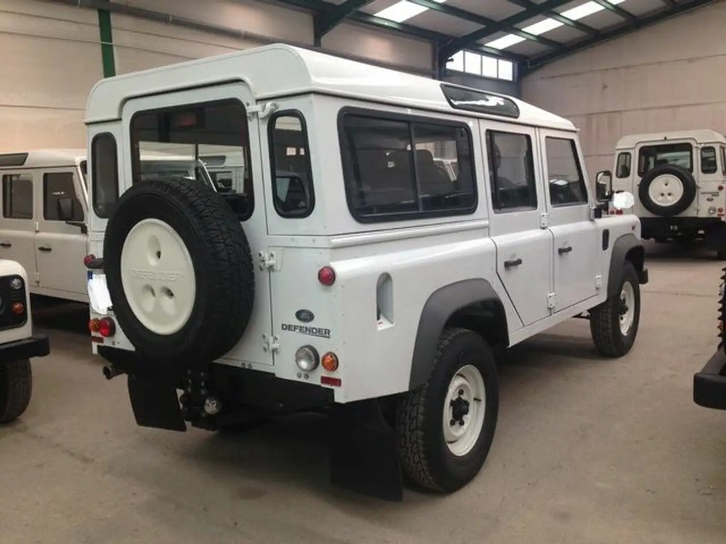 Land Rover Defender 110 SW E Blanco - 2