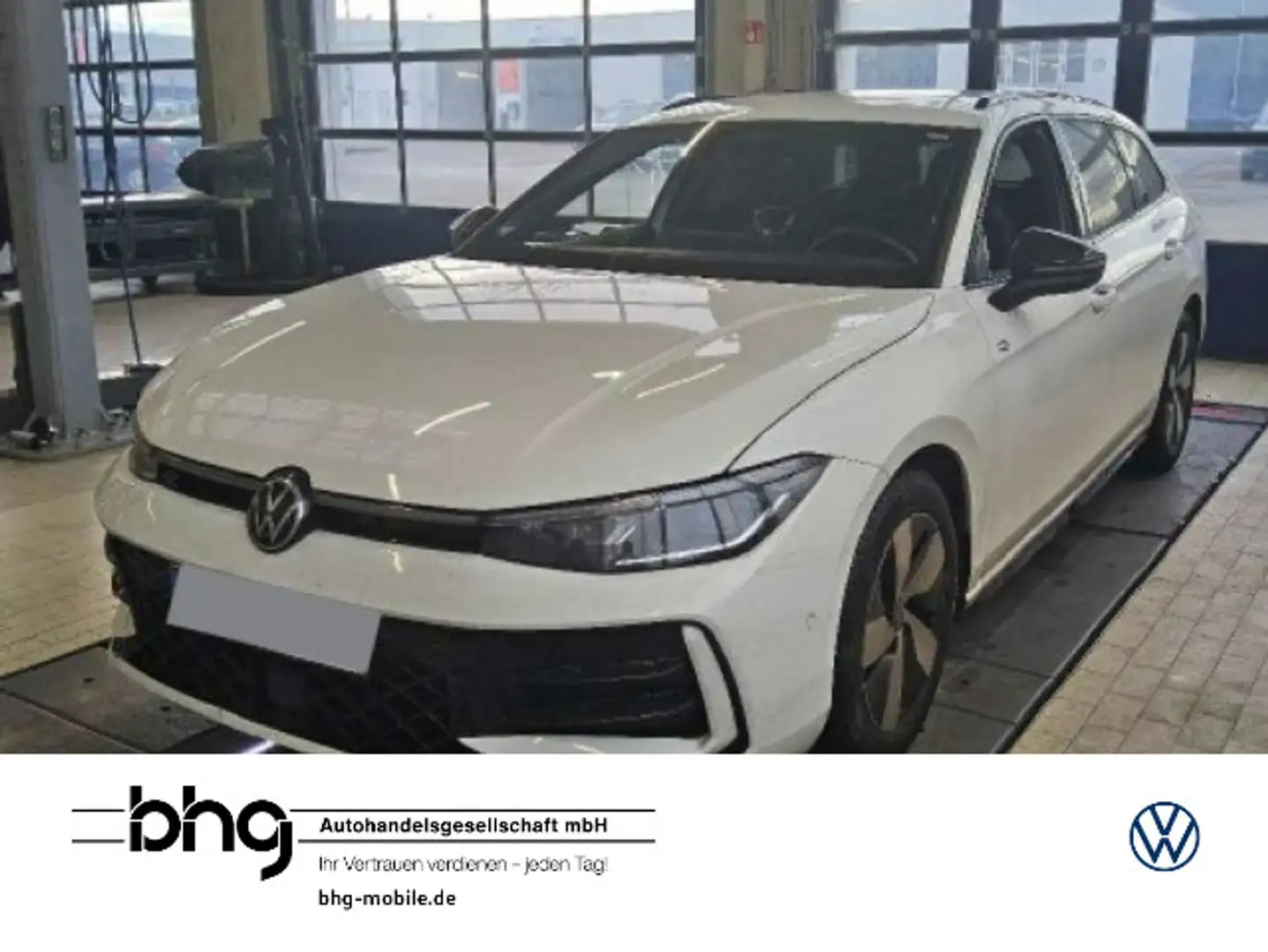 Volkswagen Passat Variant 2.0 TDI SCR 4Motion DSG R-Line Weiß - 1