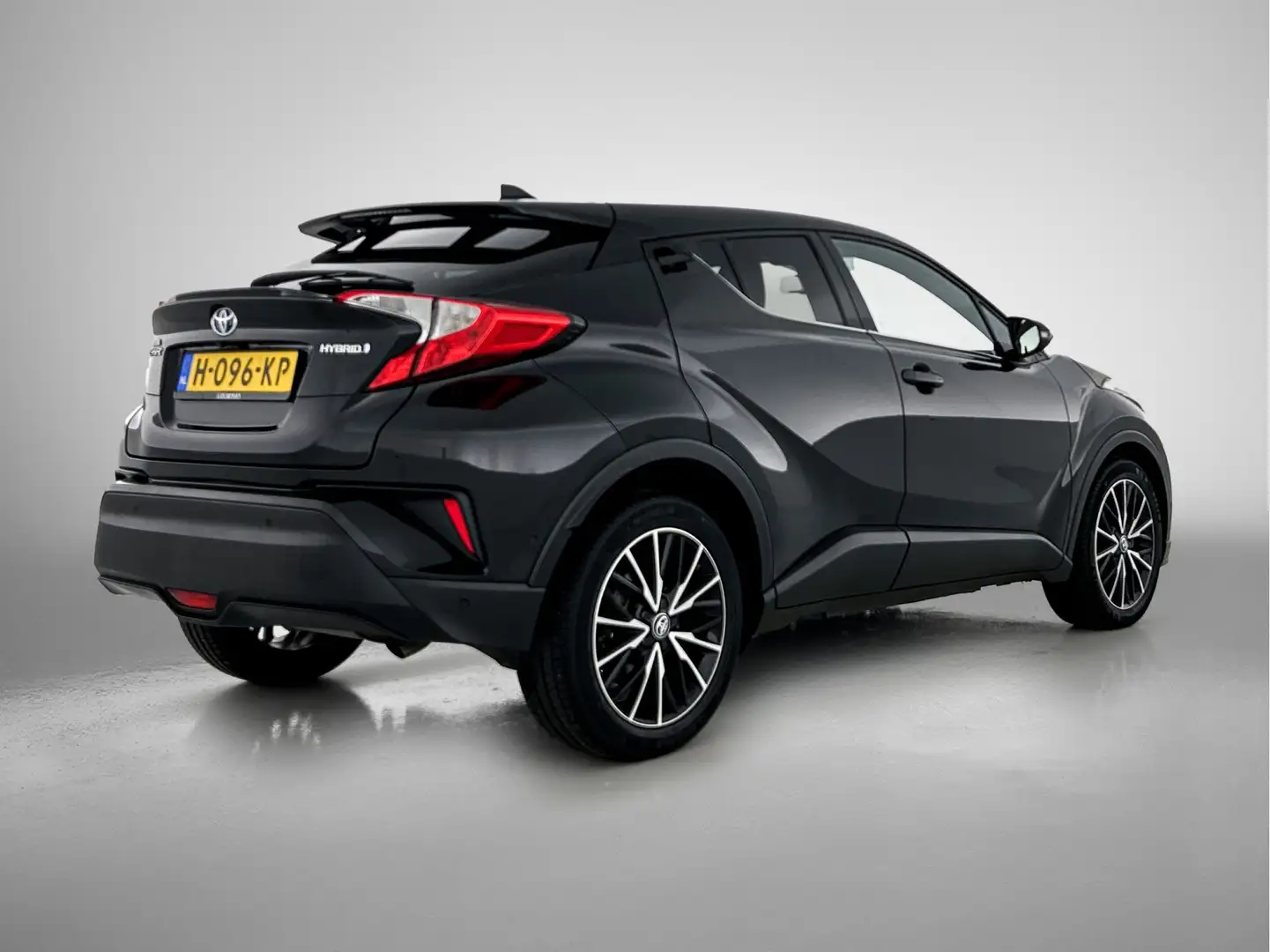 Toyota C-HR 1.8 Hybrid Premium Zwart - 2