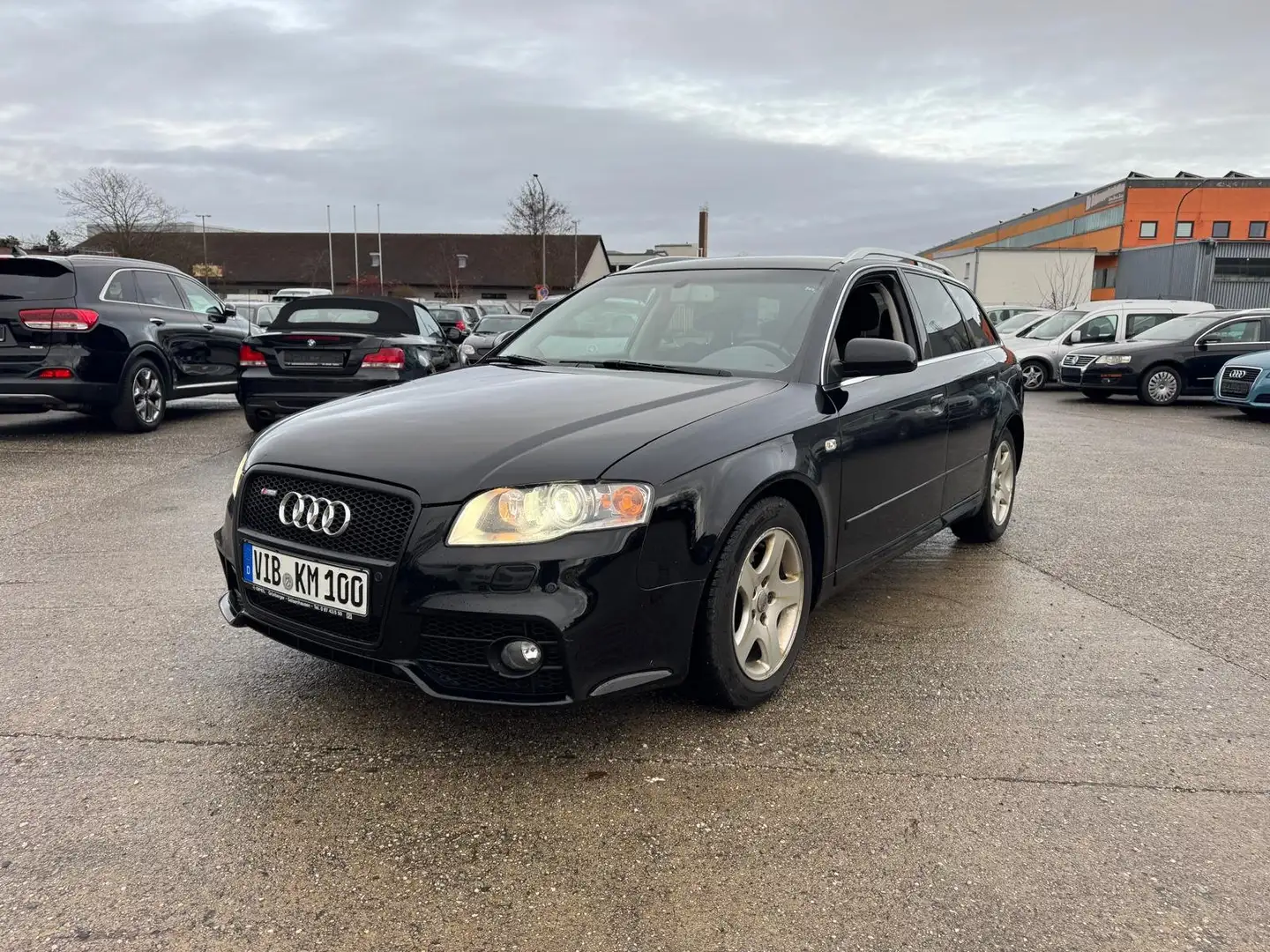 Audi A4 2.0 TDI (103kW) S-Line Schwarz - 1