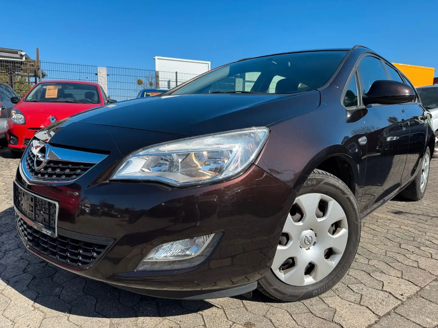 Opel Astra J Sports , Selection,Klimaanlage,Tüv 03/26 Braun - 1