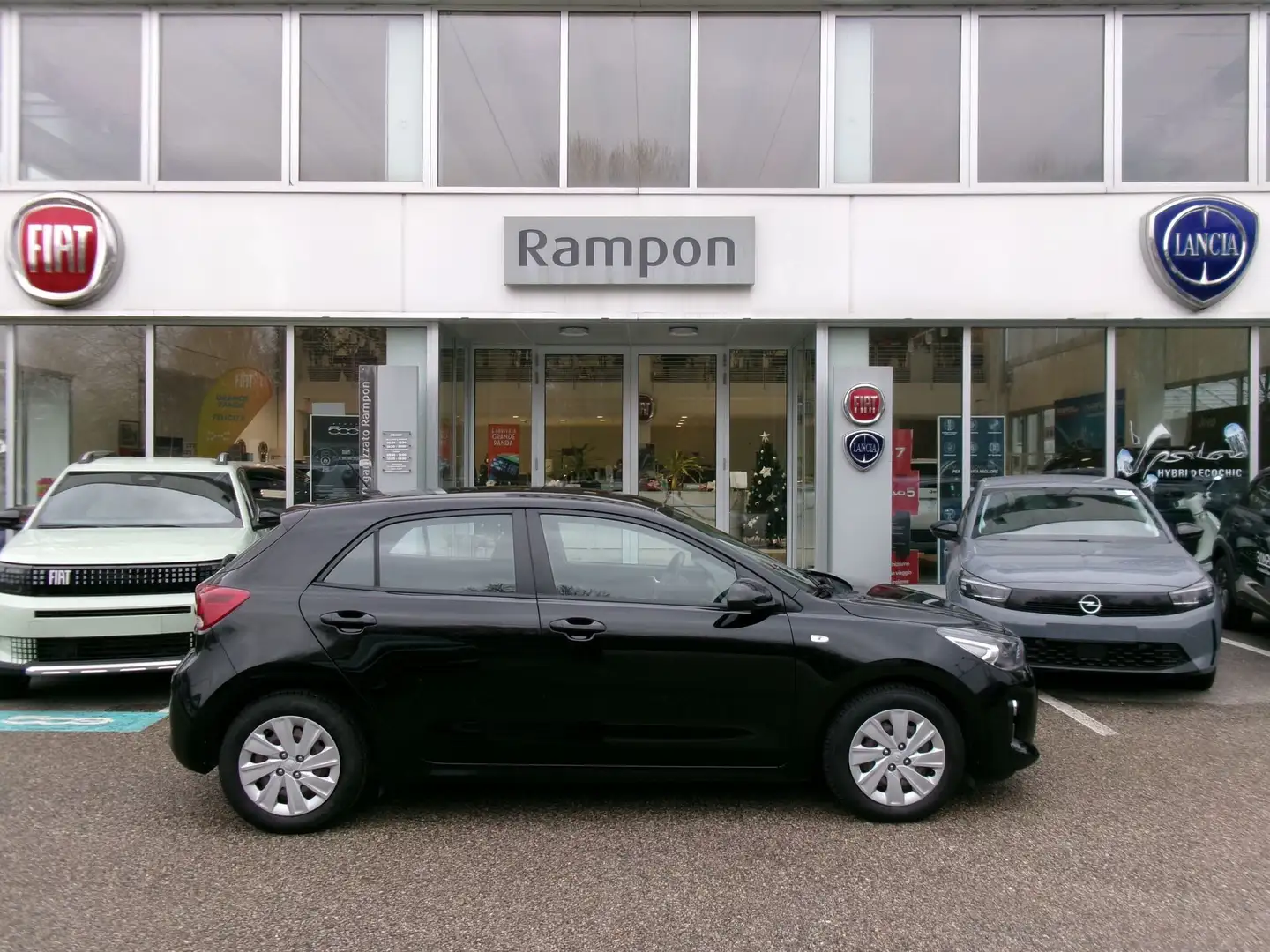 Kia Rio Rio 1.2 MPi 5 porte GPL Active Schwarz - 2