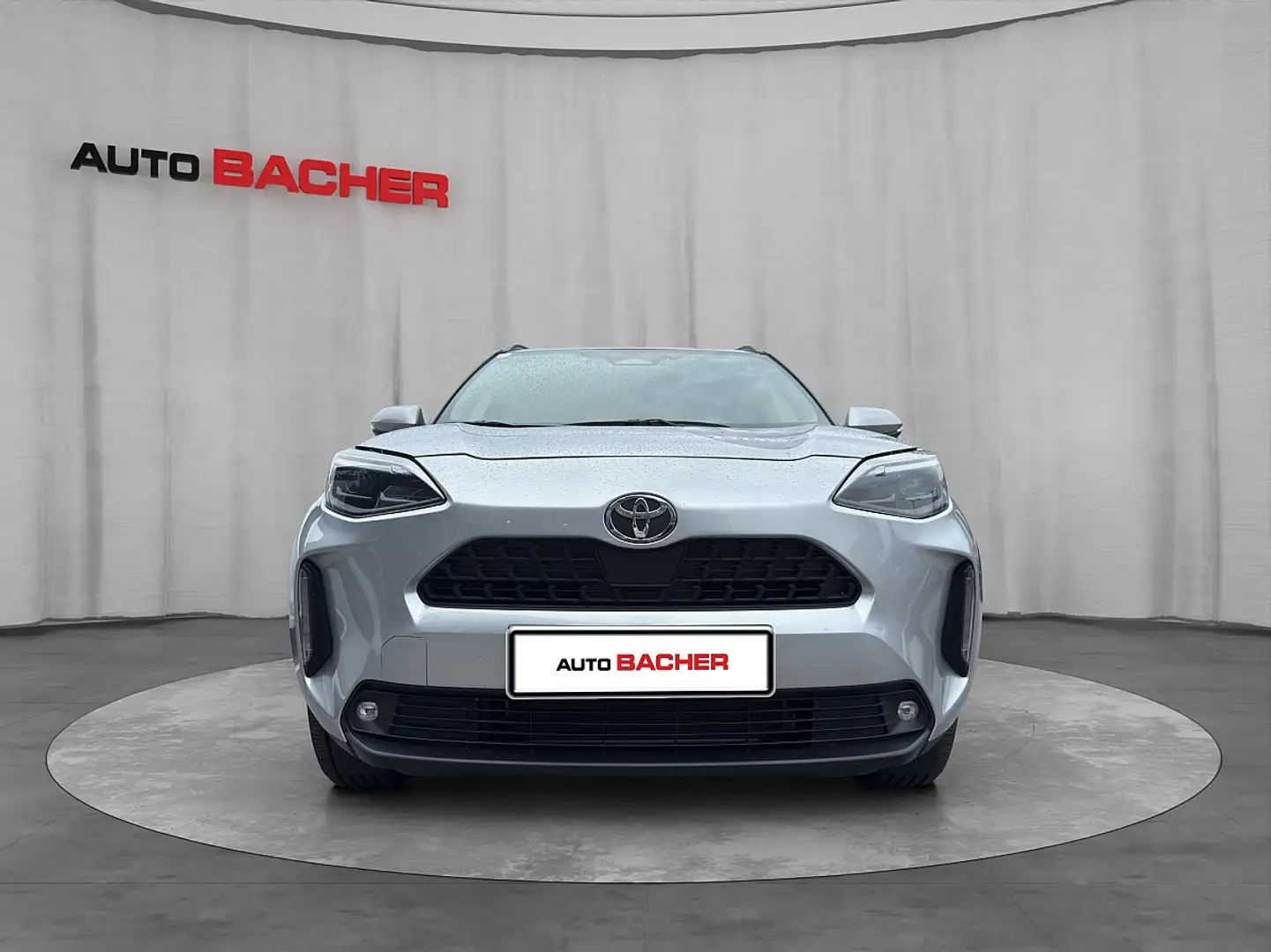 Toyota Yaris Cross 1,5 VVT-i Hybrid Active Drive AWD-i Aut. Argent - 2