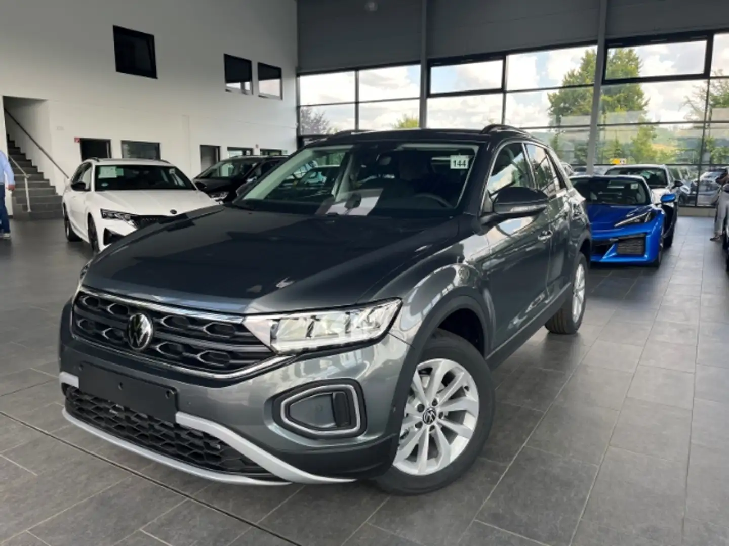 Volkswagen T-Roc Prime 1.5 TSI Navi Keyless LED Kamera ACC Winterpa Gris - 1
