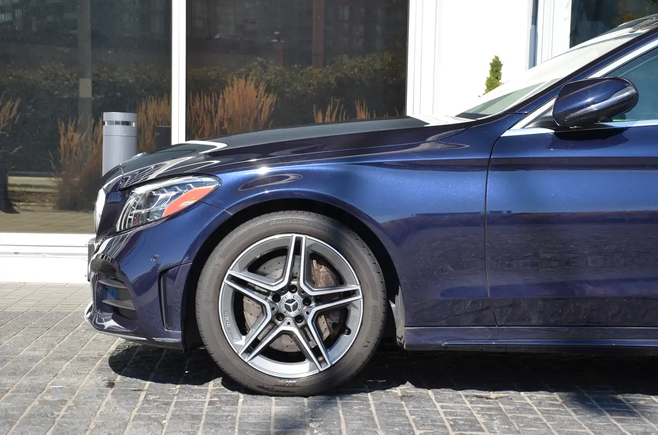 Mercedes-Benz C-Class снимка Mercedes-Benz C-Class
