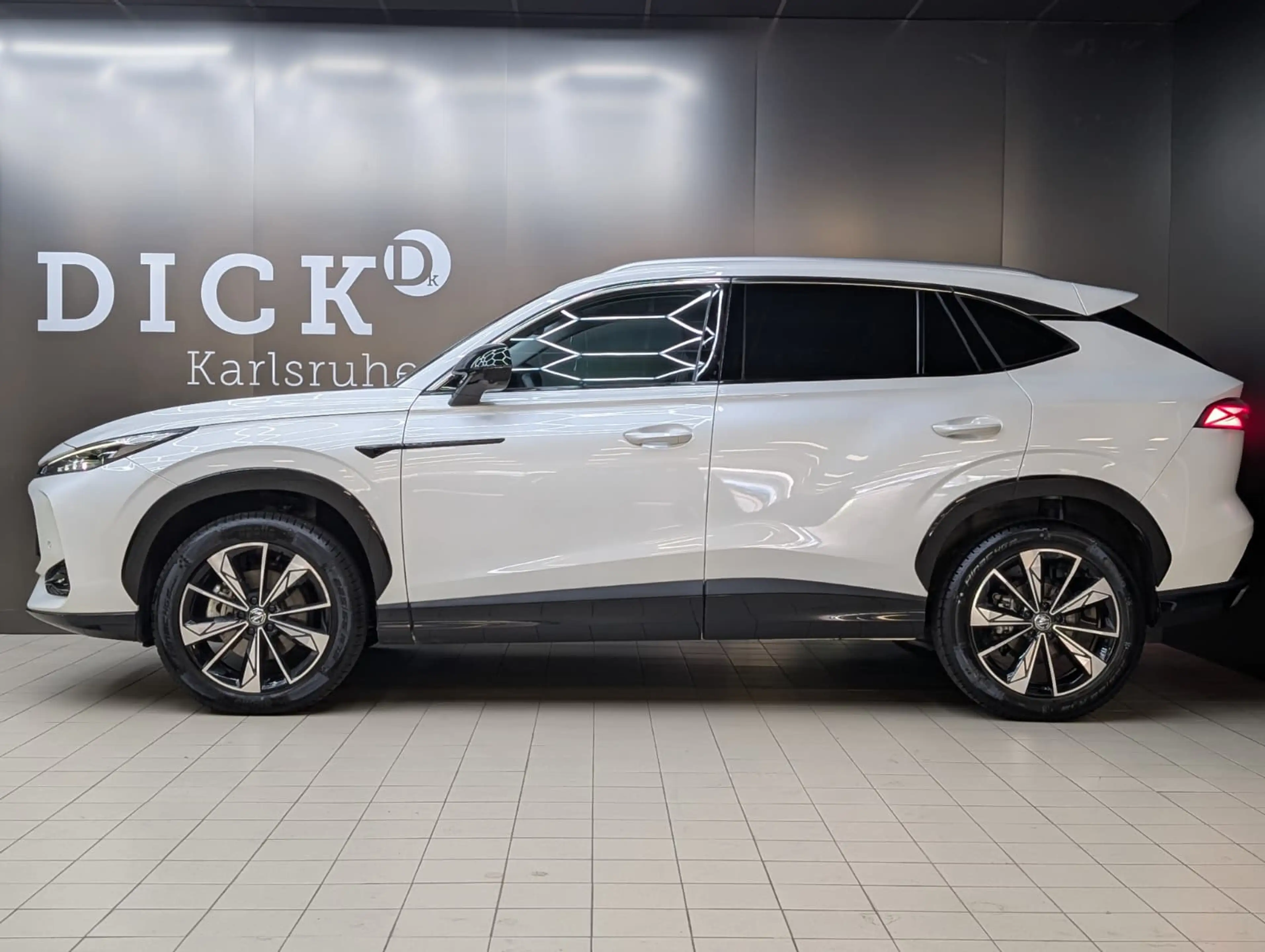 MG HS 1.5 TGDI Luxury >NAV+360+VIRTU+ACC+LEDER+SHZ+ — photo 4