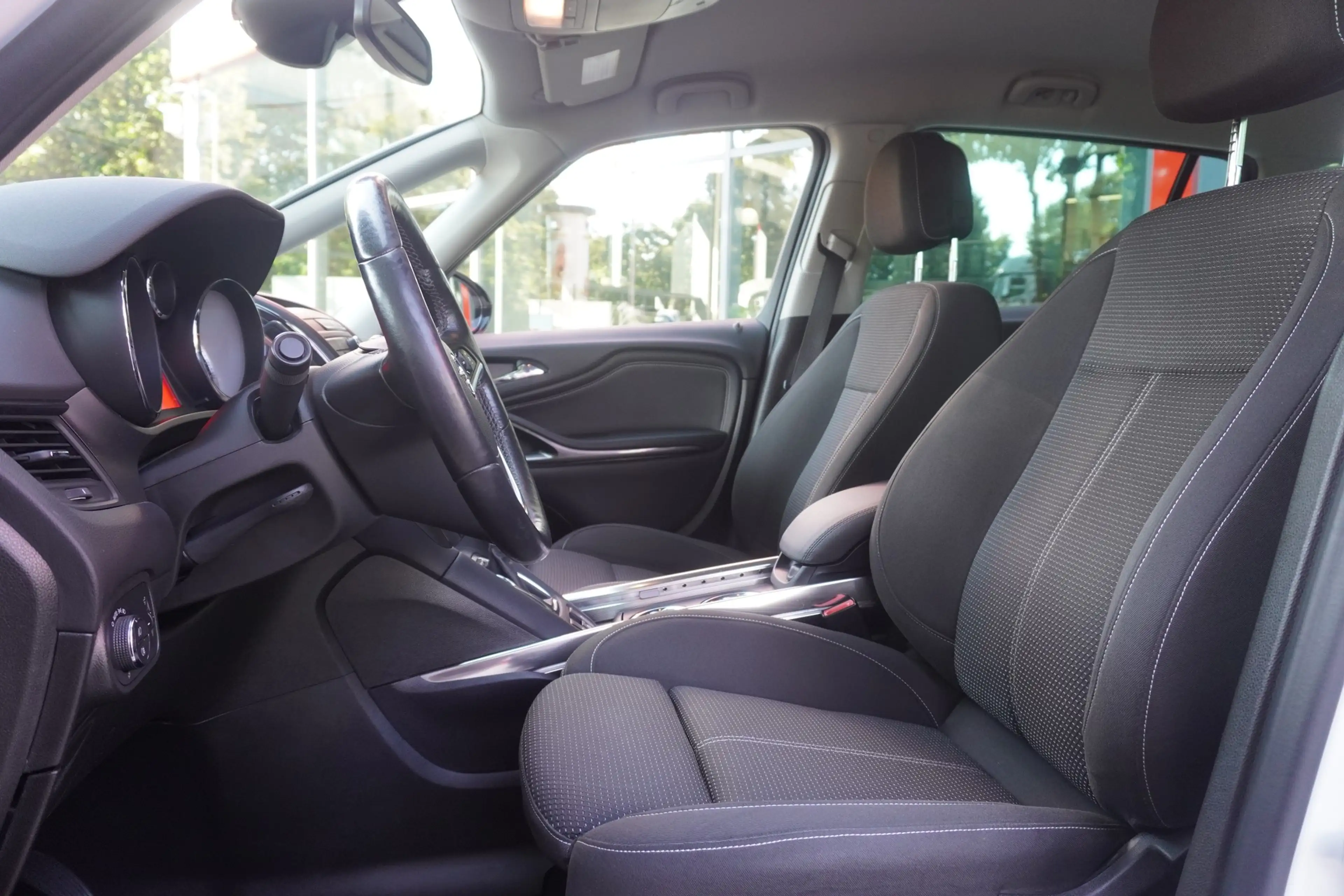 Opel Zafira Tourer 1.6 AHK Navi Kamera Sitzheizung — photo 11
