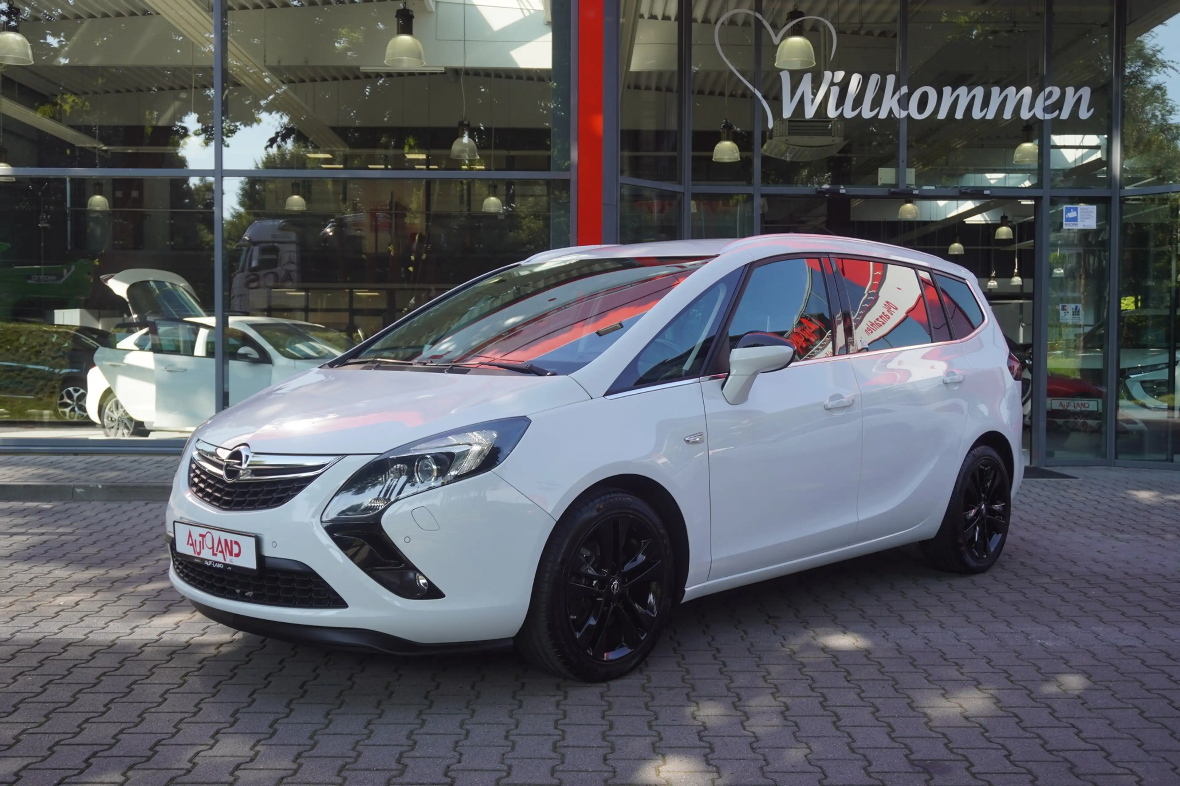 Opel Zafira Tourer 1.6 AHK Navi Kamera Sitzheizung — photo 2