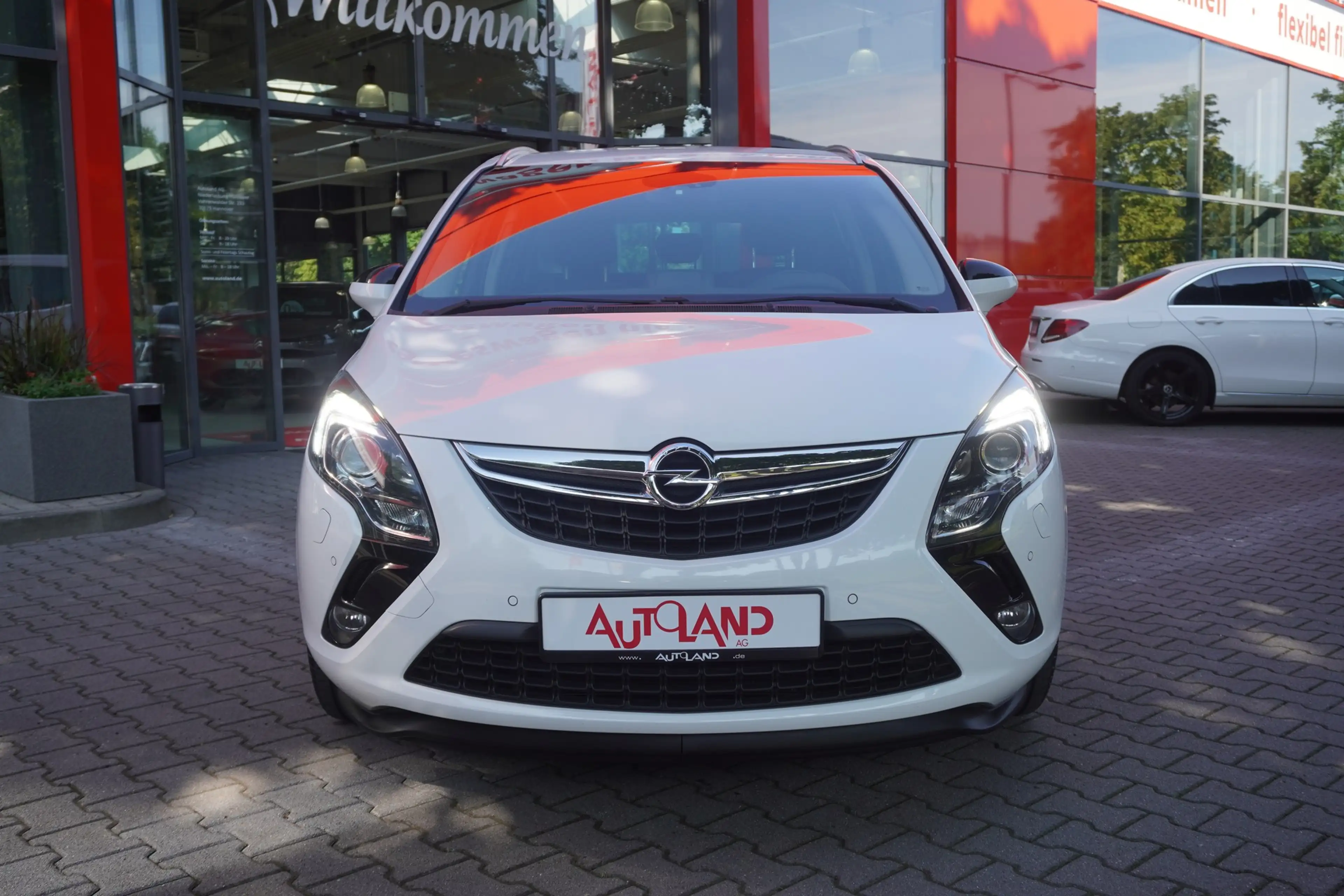 Opel Zafira Tourer 1.6 AHK Navi Kamera Sitzheizung — photo 3
