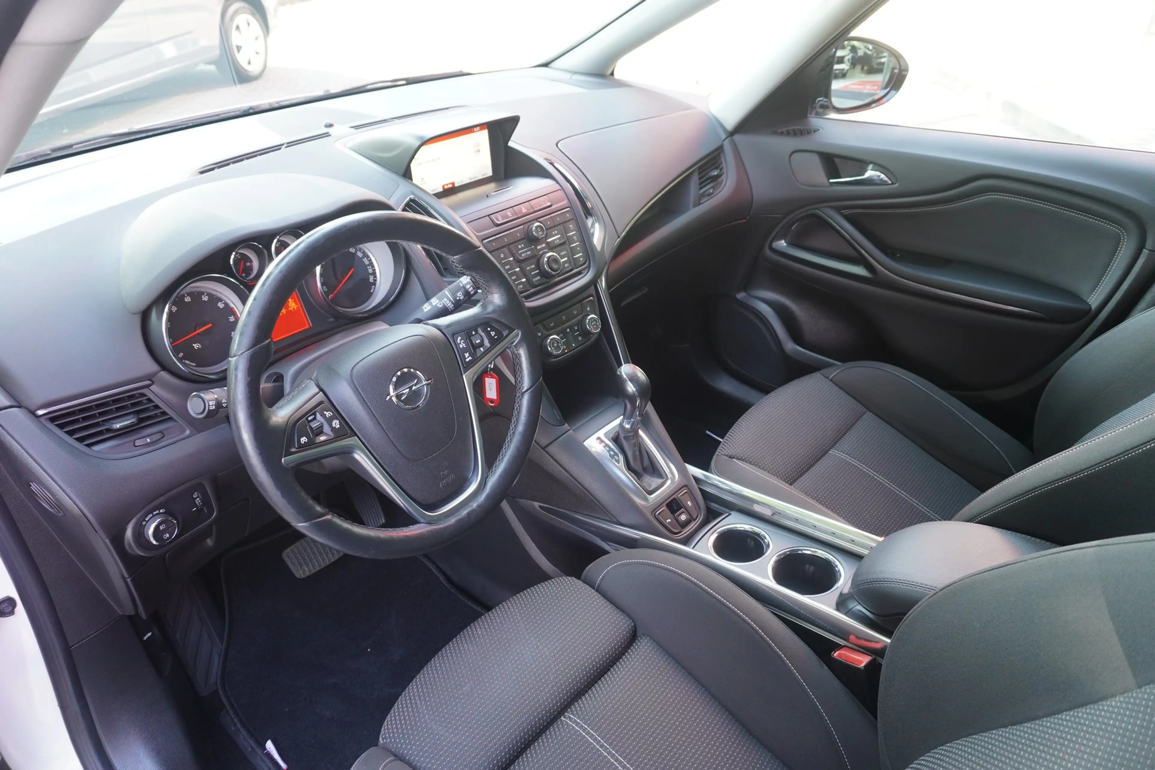 Opel Zafira Tourer 1.6 AHK Navi Kamera Sitzheizung — photo 10