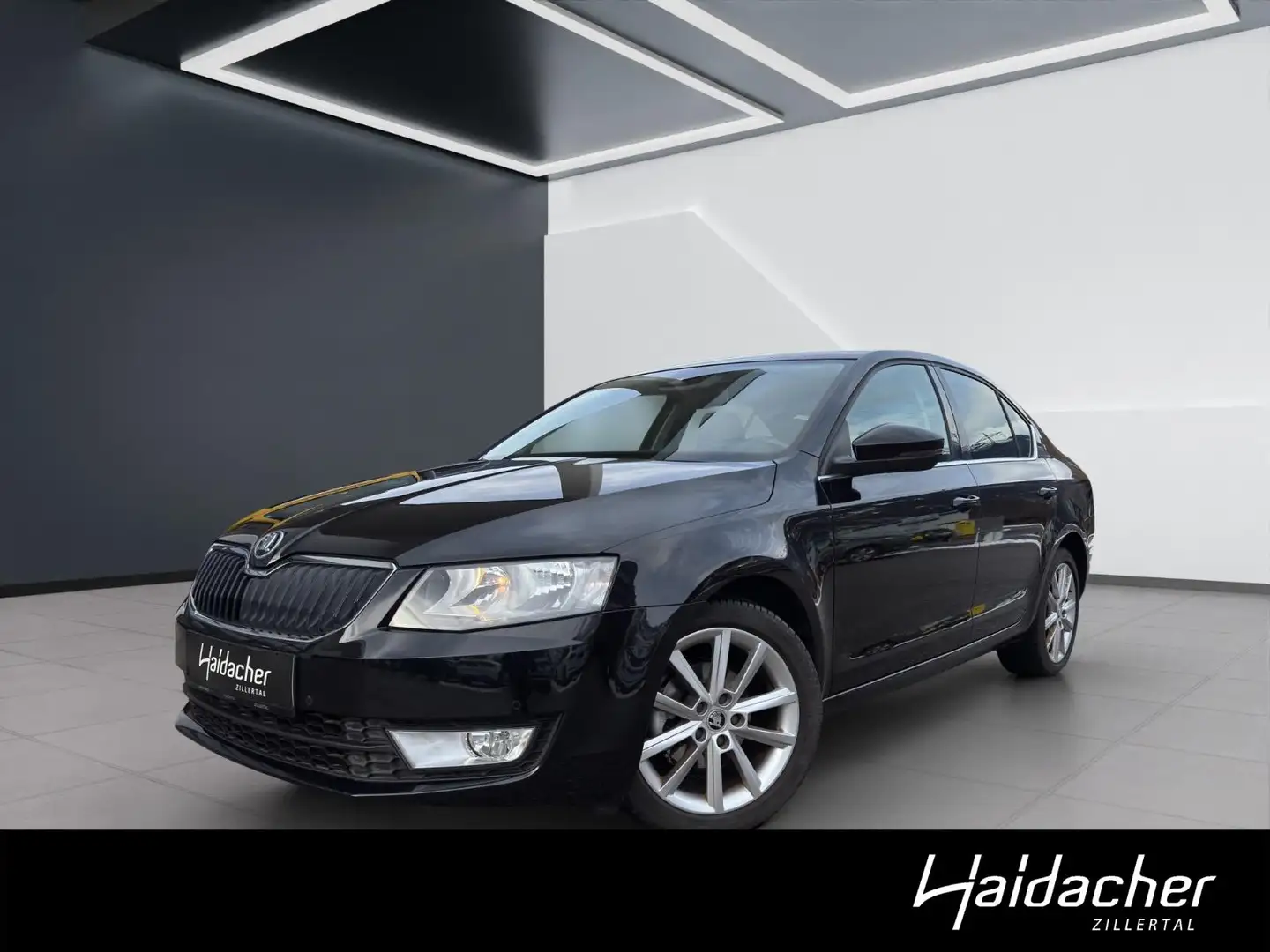Skoda Octavia Schwarz - 1