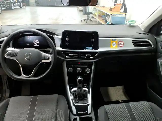 Volkswagen T-Roc view 5