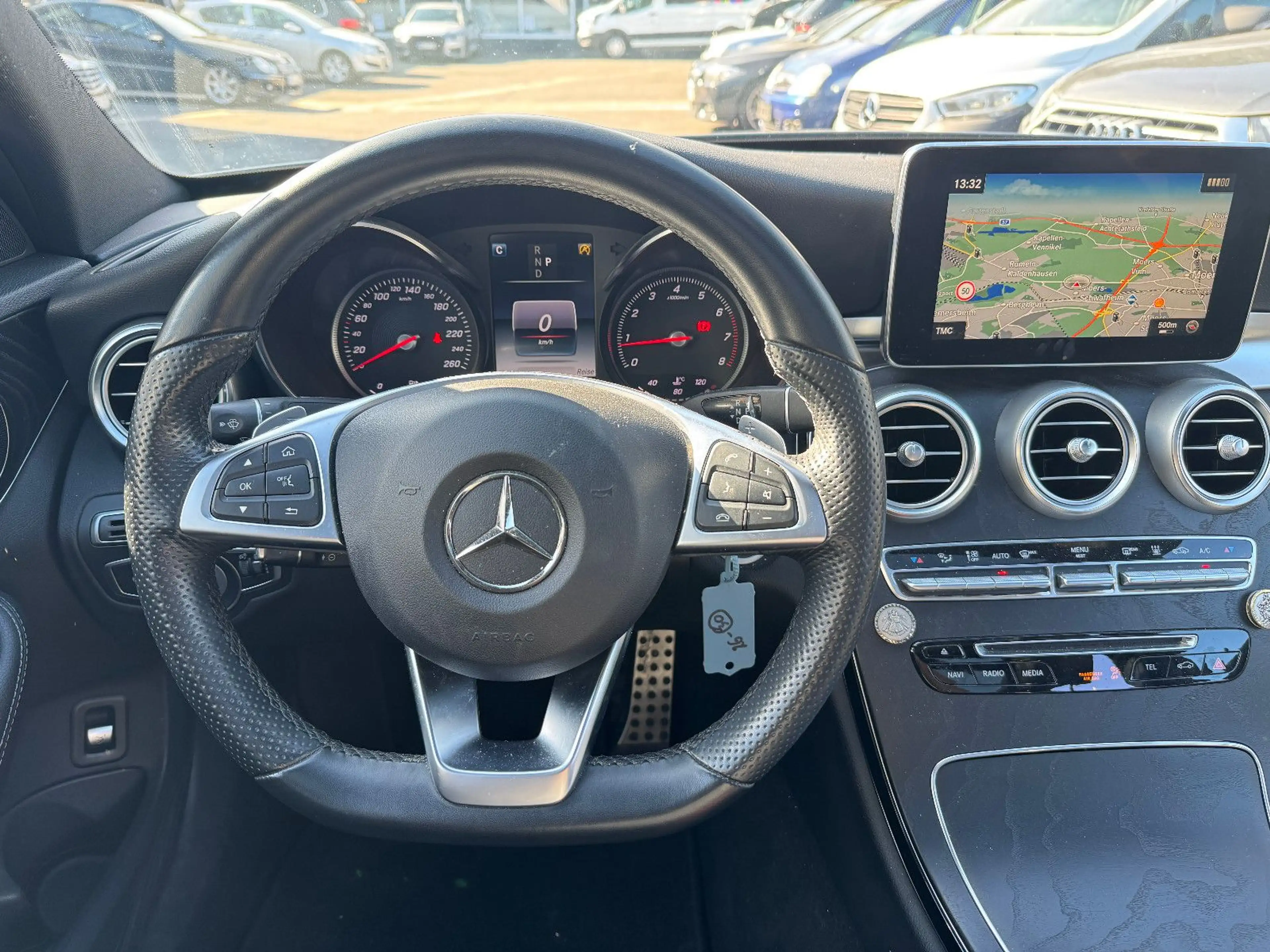 Mercedes-Benz C 180 C180 CGI Lim. 9G AMG Line Navi Leder Pano Stdhzg — photo 8