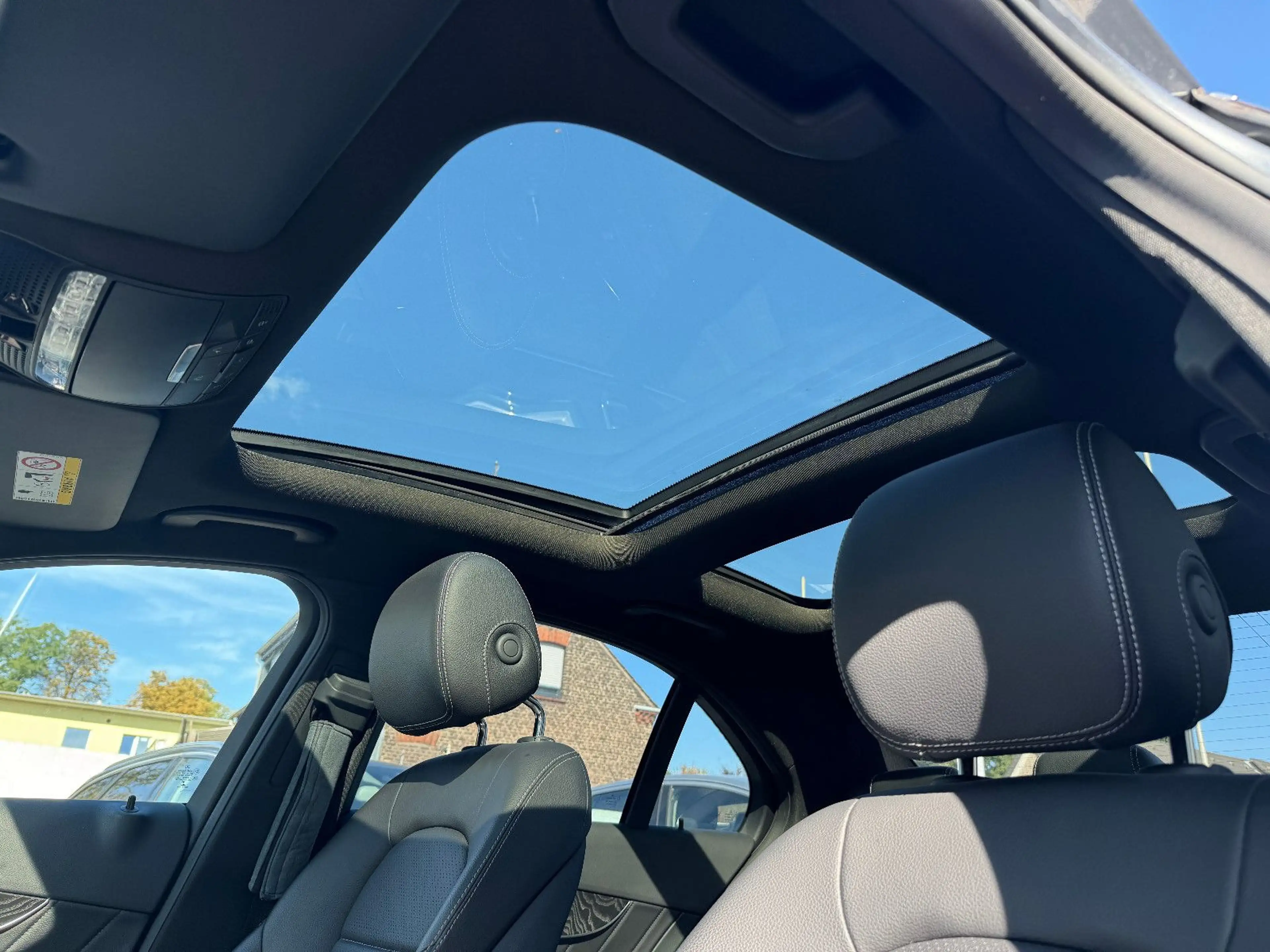 Mercedes-Benz C 180 C180 CGI Lim. 9G AMG Line Navi Leder Pano Stdhzg — photo 10