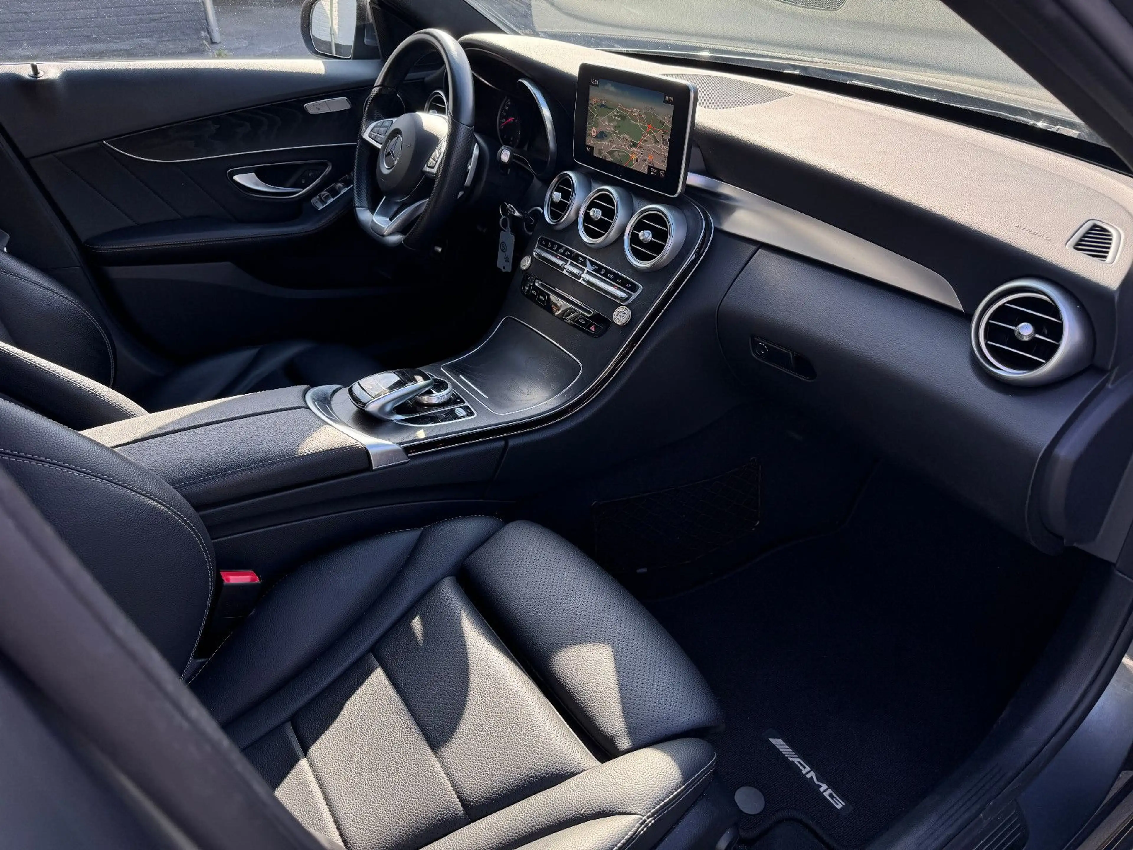 Mercedes-Benz C 180 C180 CGI Lim. 9G AMG Line Navi Leder Pano Stdhzg — photo 5