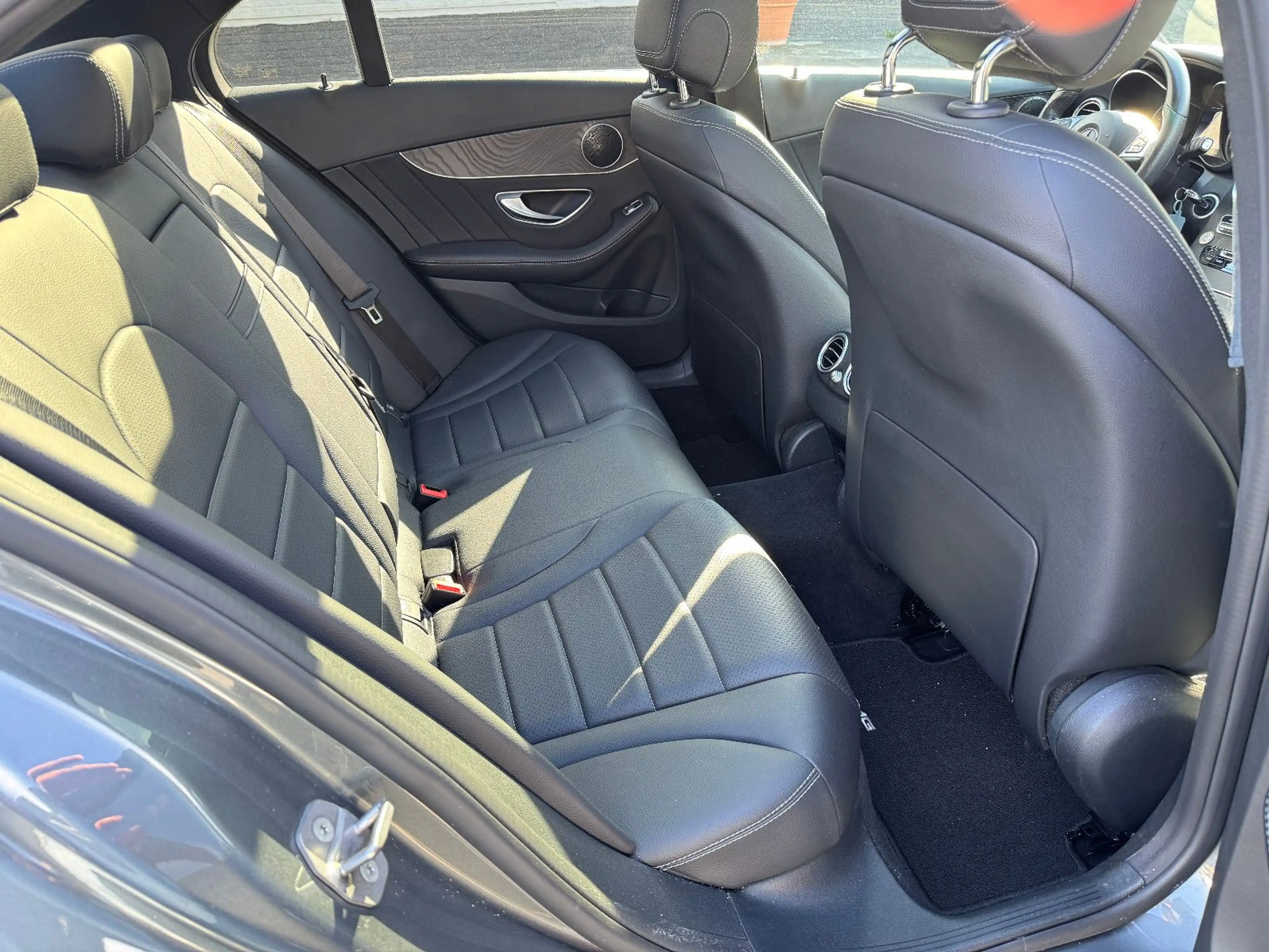 Mercedes-Benz C 180 C180 CGI Lim. 9G AMG Line Navi Leder Pano Stdhzg — photo 9