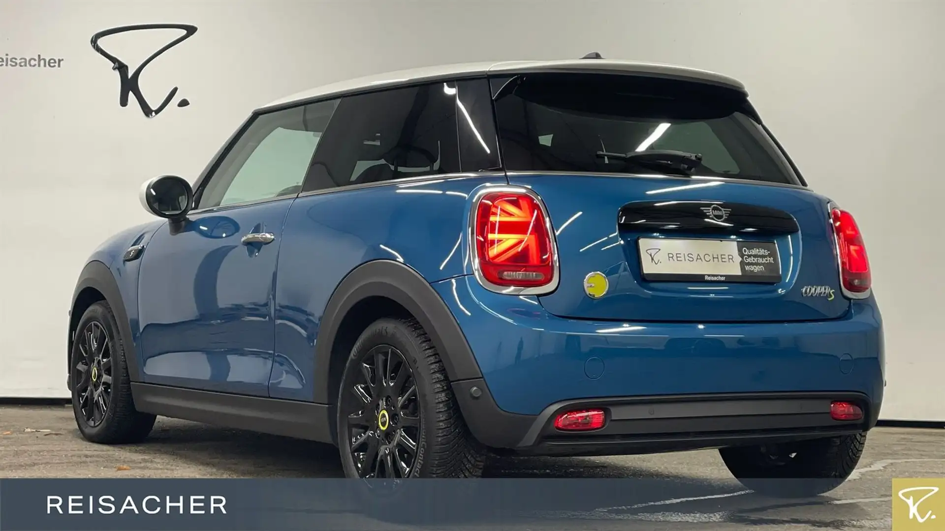 MINI Cooper SE A Classic-Trim SHZ LED PDC DAB 16" LM Blau - 2