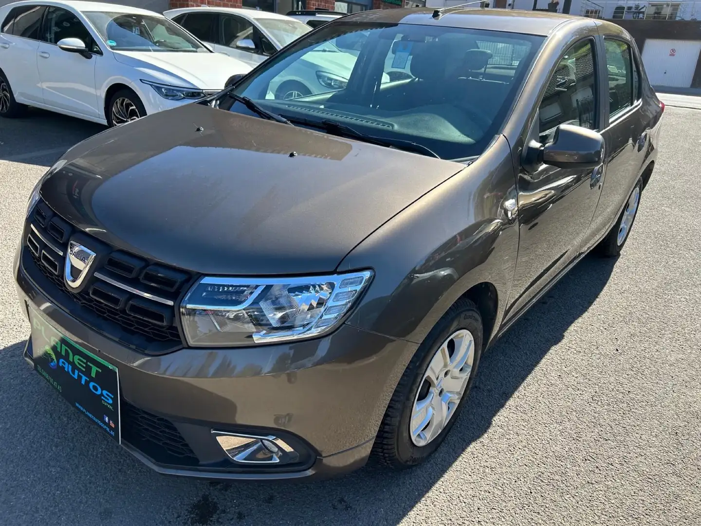 Dacia Logan 1.0i SCe  5 PORTES GPS AIRCO GARANTIE 12 MOIS Or - 1