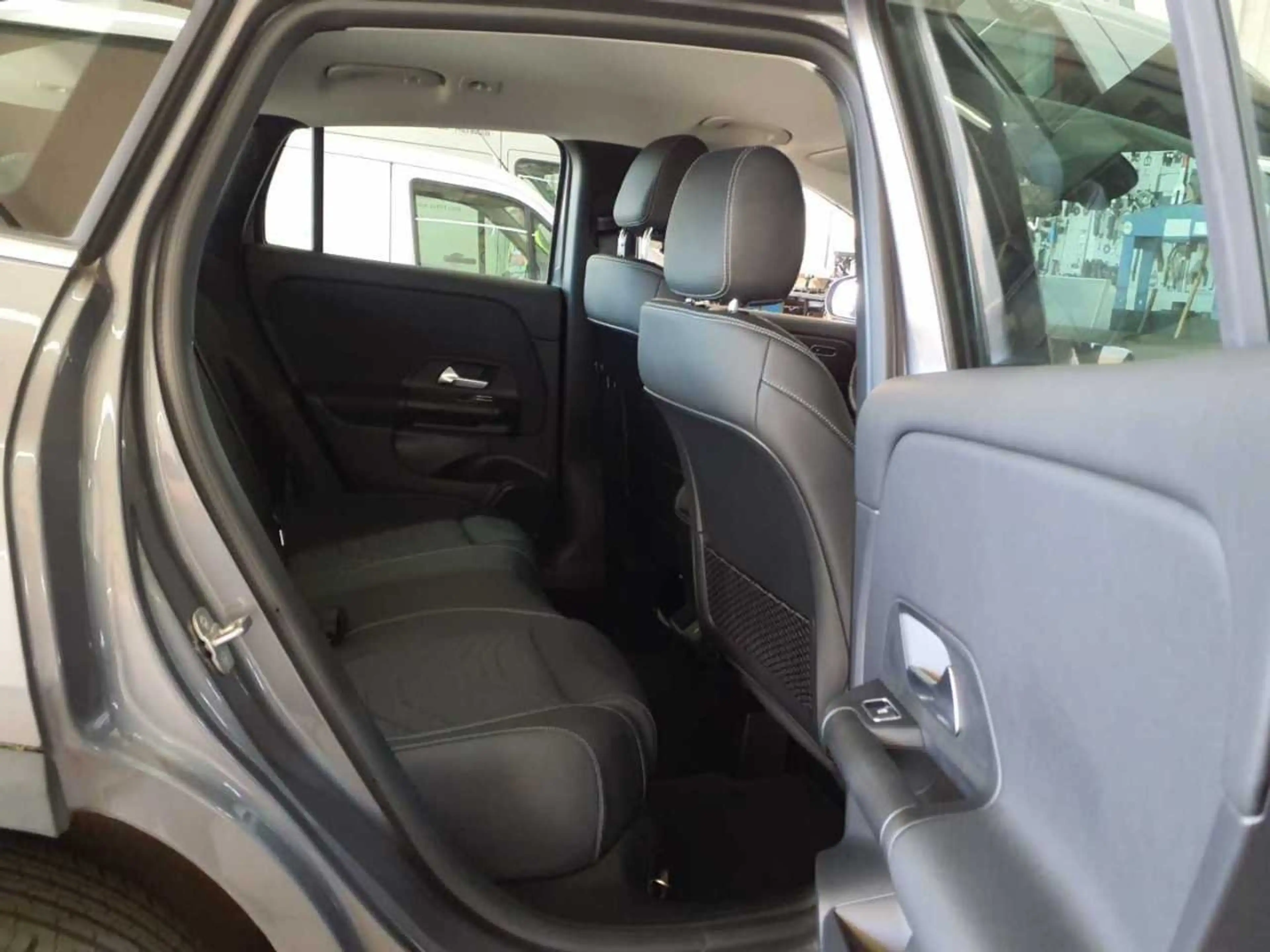 Mercedes-Benz GLA 180 d El.Heckkl. Key LED Lane Navi RKam AUT — photo 11