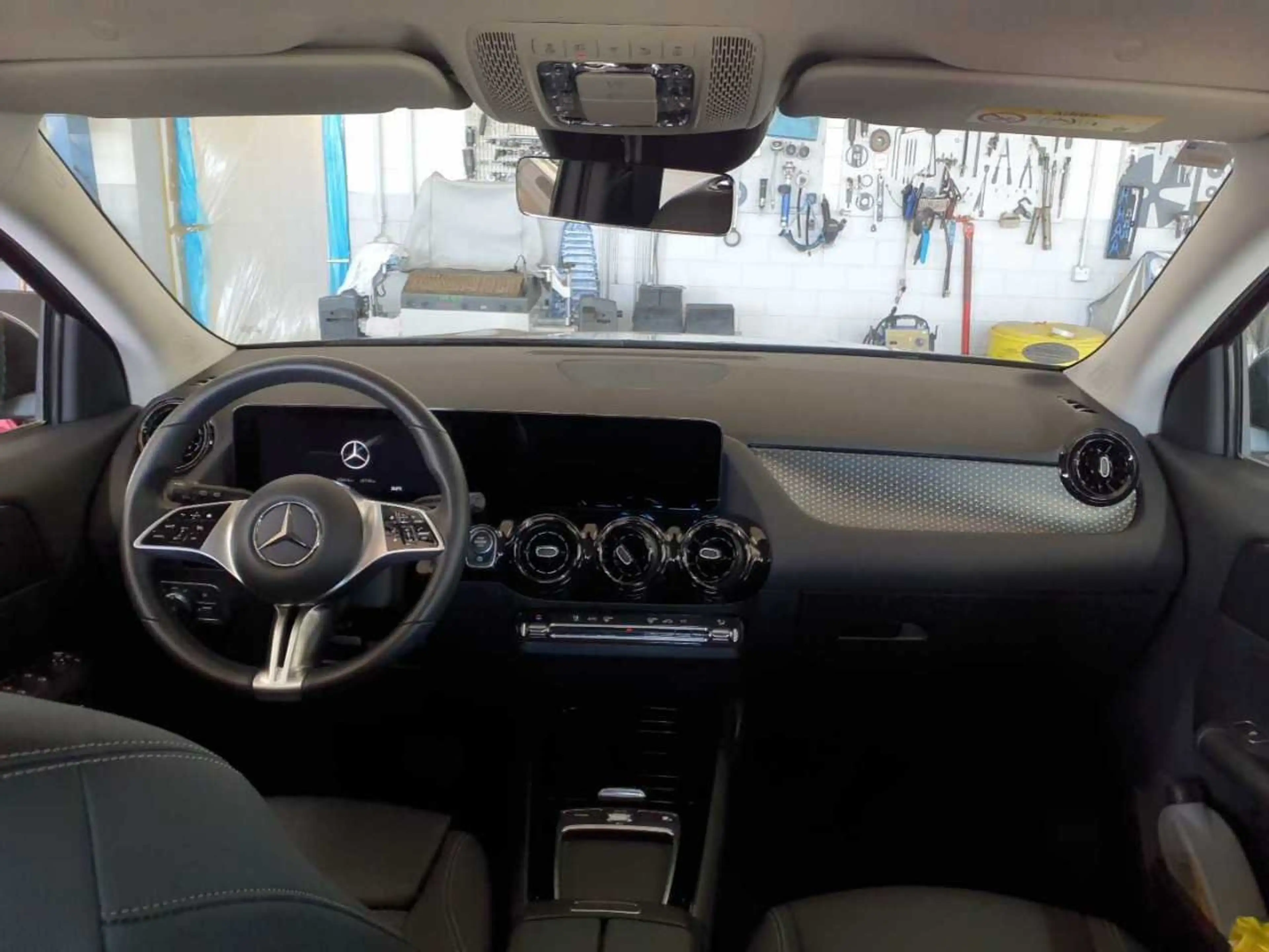 Mercedes-Benz GLA 180 d El.Heckkl. Key LED Lane Navi RKam AUT — photo 6