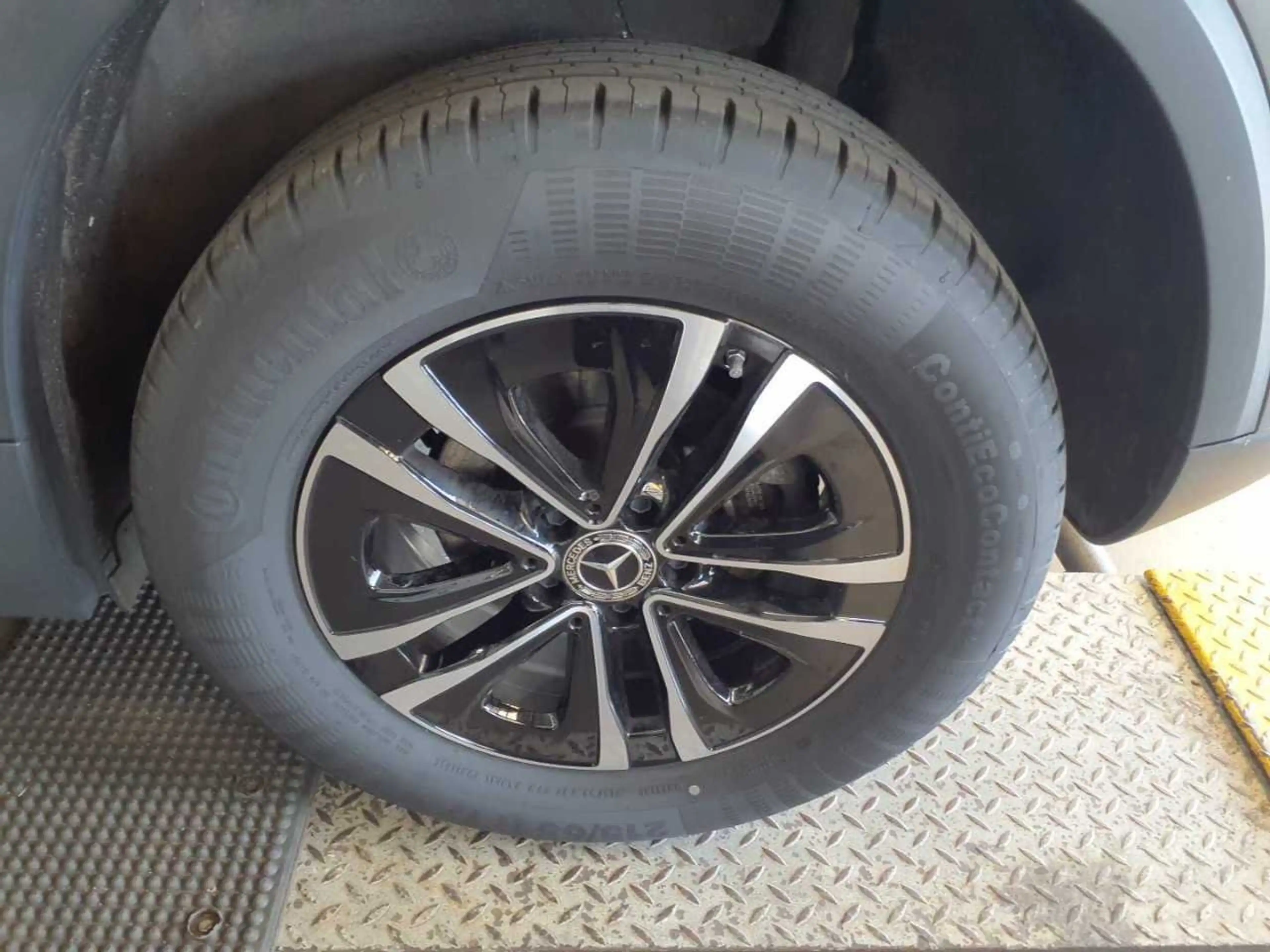 Mercedes-Benz GLA 180 d El.Heckkl. Key LED Lane Navi RKam AUT — photo 12