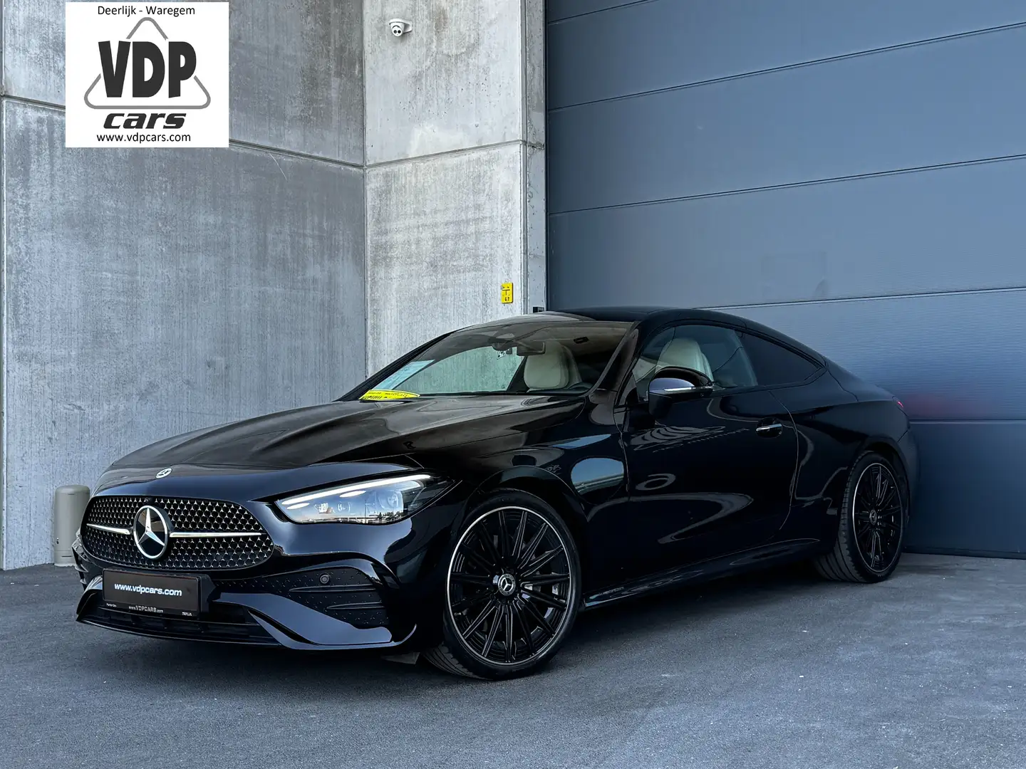 Mercedes-Benz CLE 200 AMG NIGHT PANO BURMESTER 20'' LEDER DIGITAL LIGHT Noir - 1