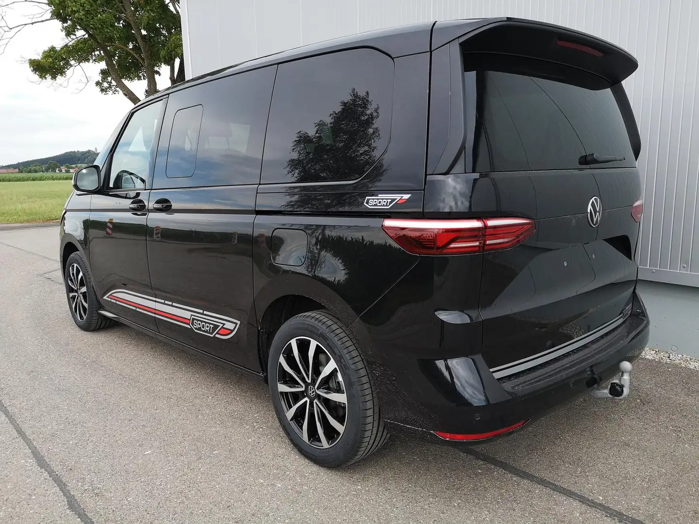 Volkswagen T7 Multivan 2.0 TDI Sport Edition KÜ ACC Standheizung AHK Schwarz - 2
