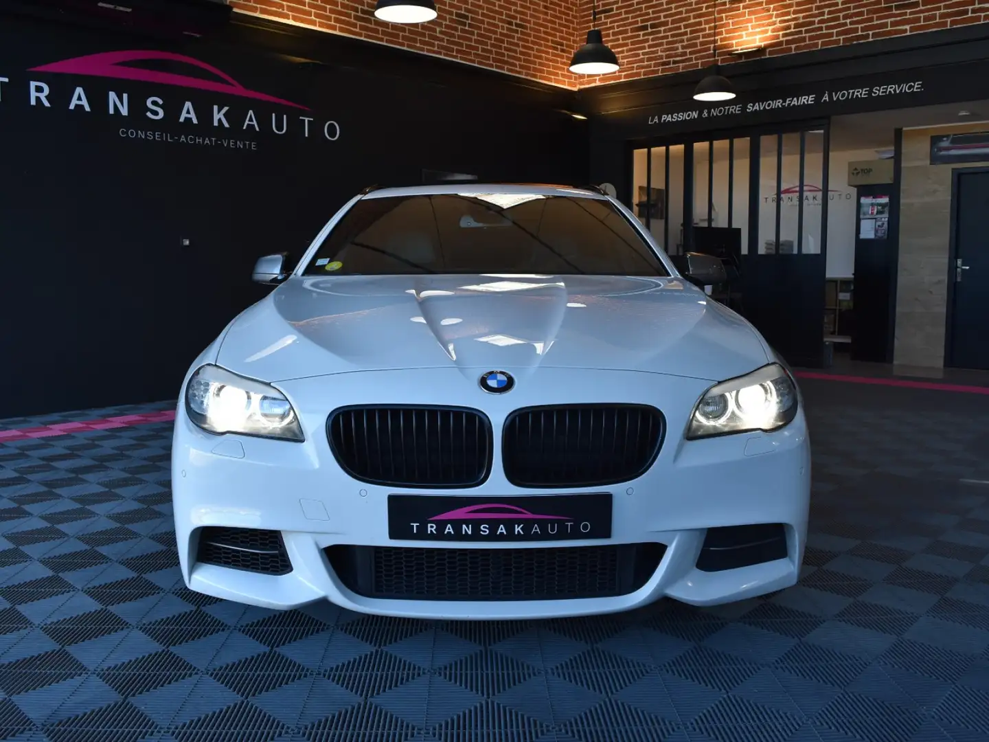 BMW 550 Touring M550d xDrive 381ch A White - 2