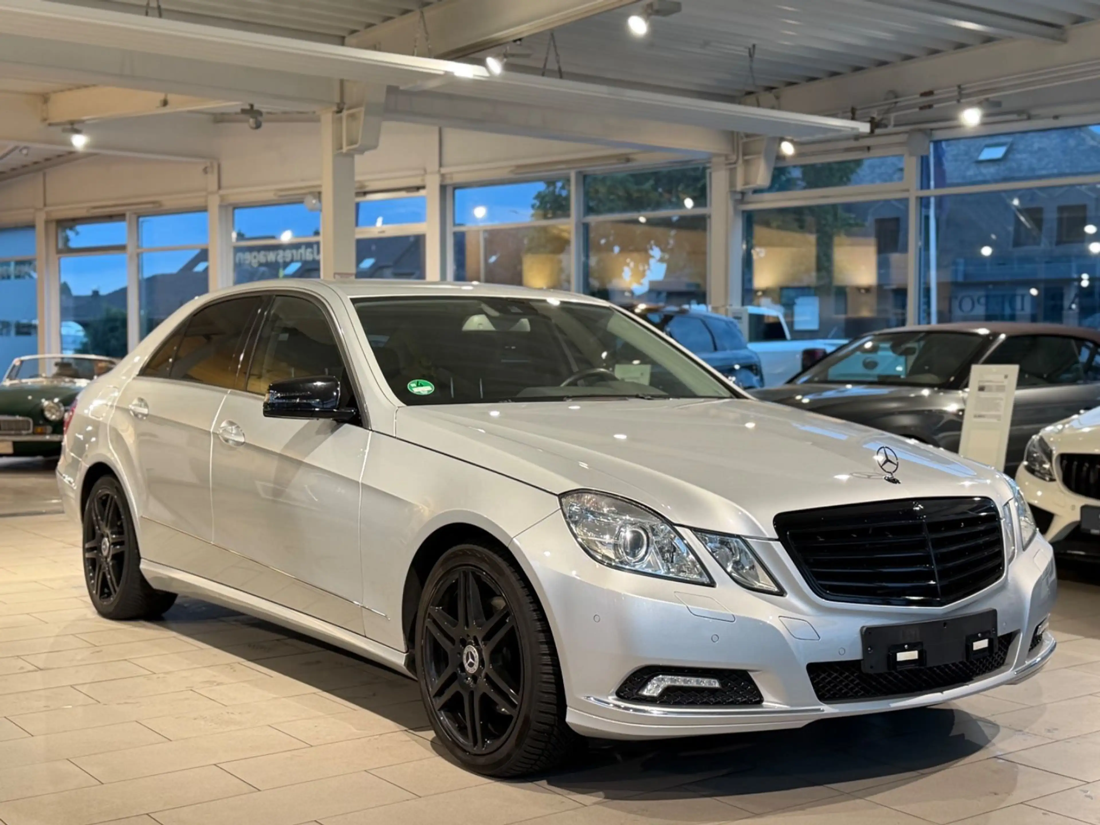 Mercedes-Benz E 350 E Limousine E 350 CGI BlueEfficiency*NAVI* — photo 7