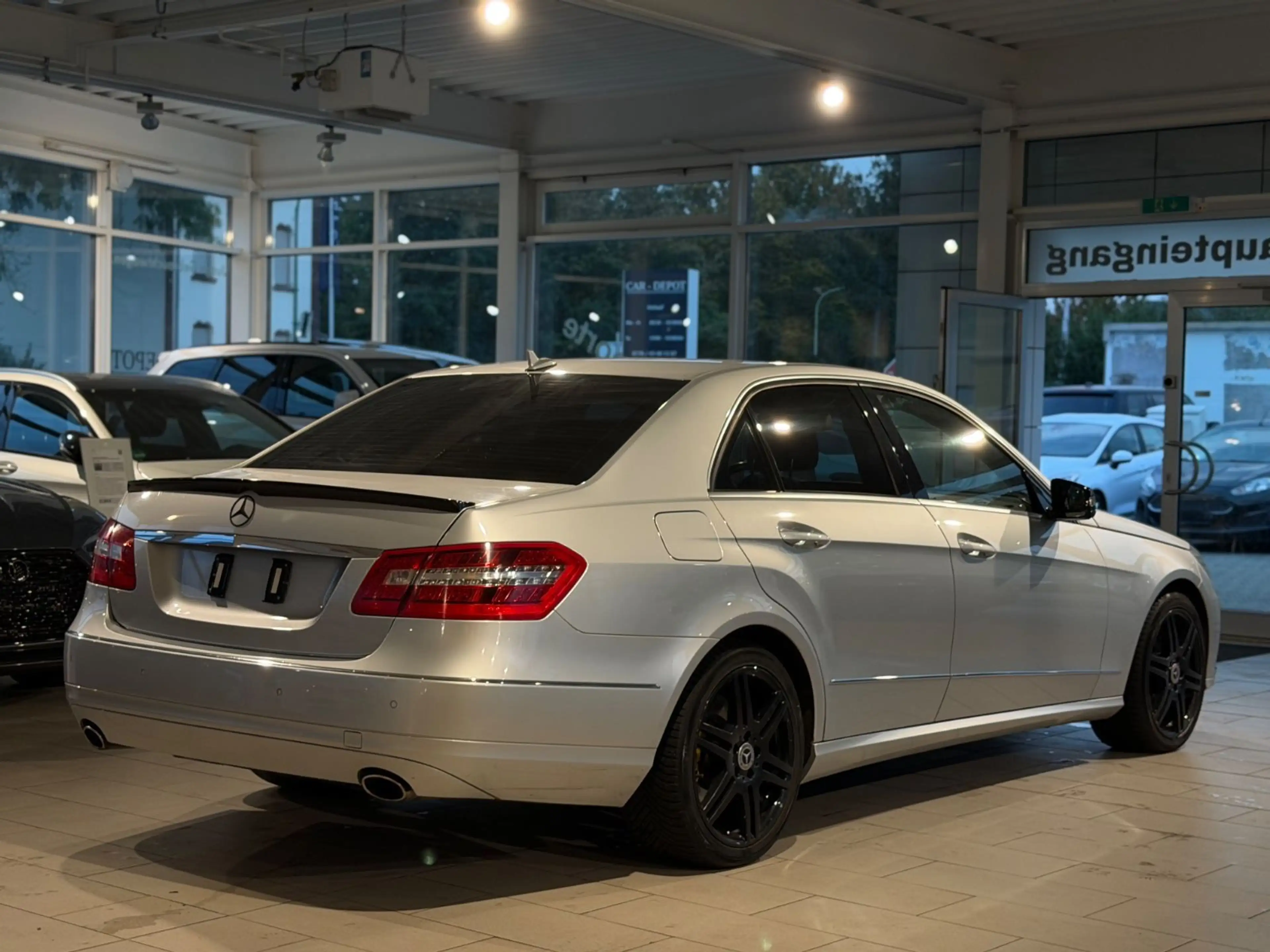 Mercedes-Benz E 350 E Limousine E 350 CGI BlueEfficiency*NAVI* — photo 5