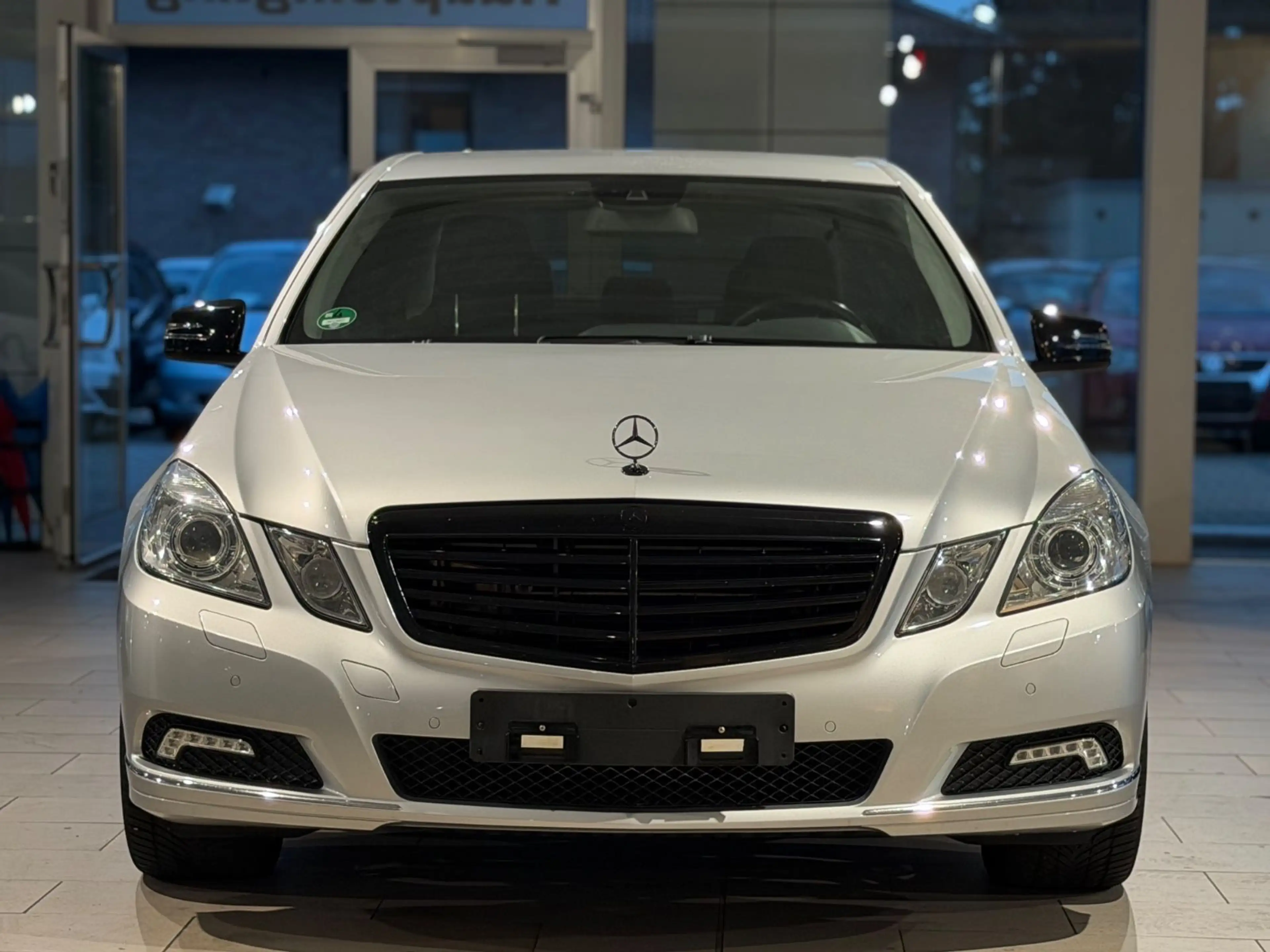 Mercedes-Benz E 350 E Limousine E 350 CGI BlueEfficiency*NAVI* — photo 8
