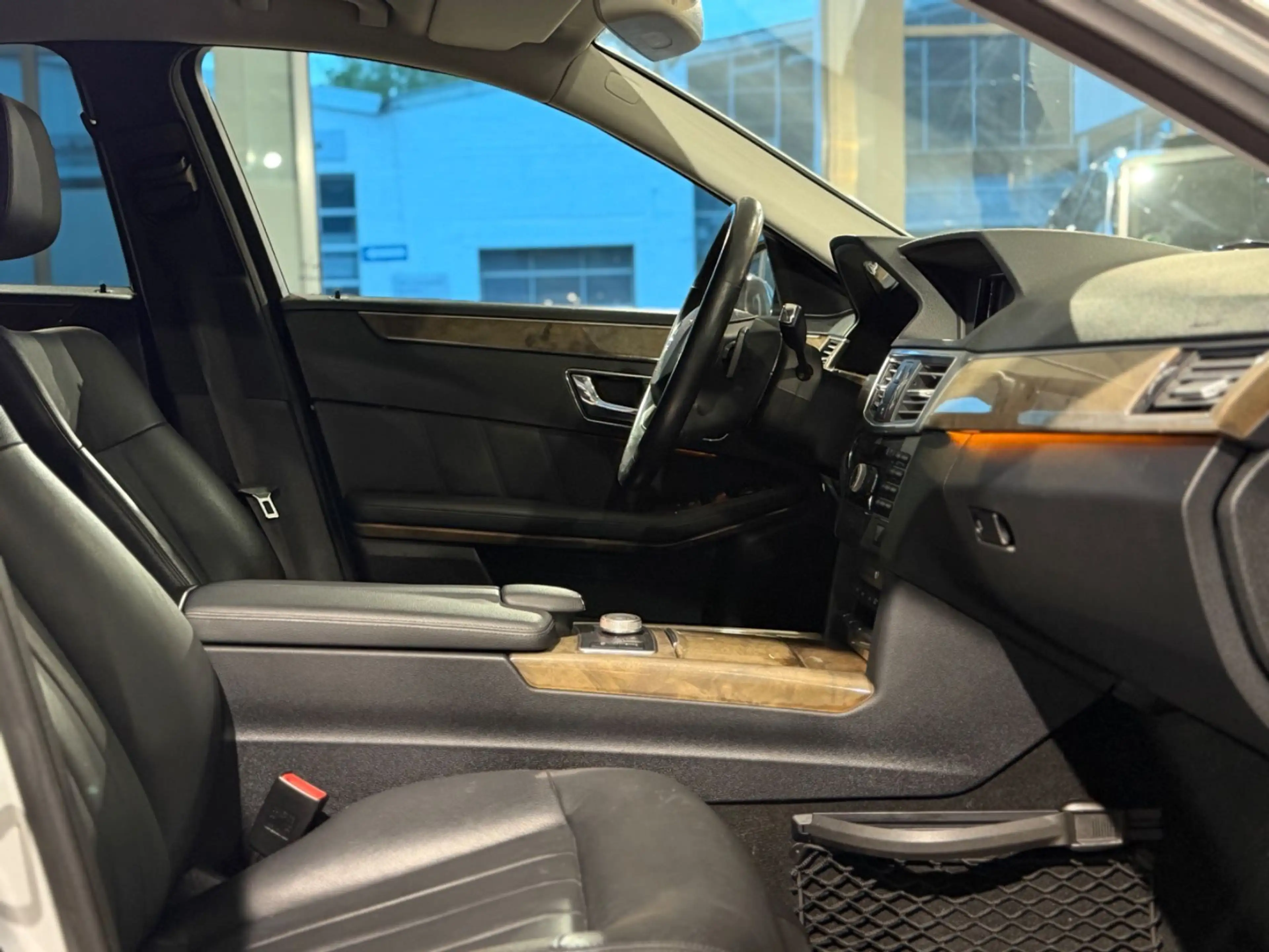 Mercedes-Benz E 350 E Limousine E 350 CGI BlueEfficiency*NAVI* — photo 14