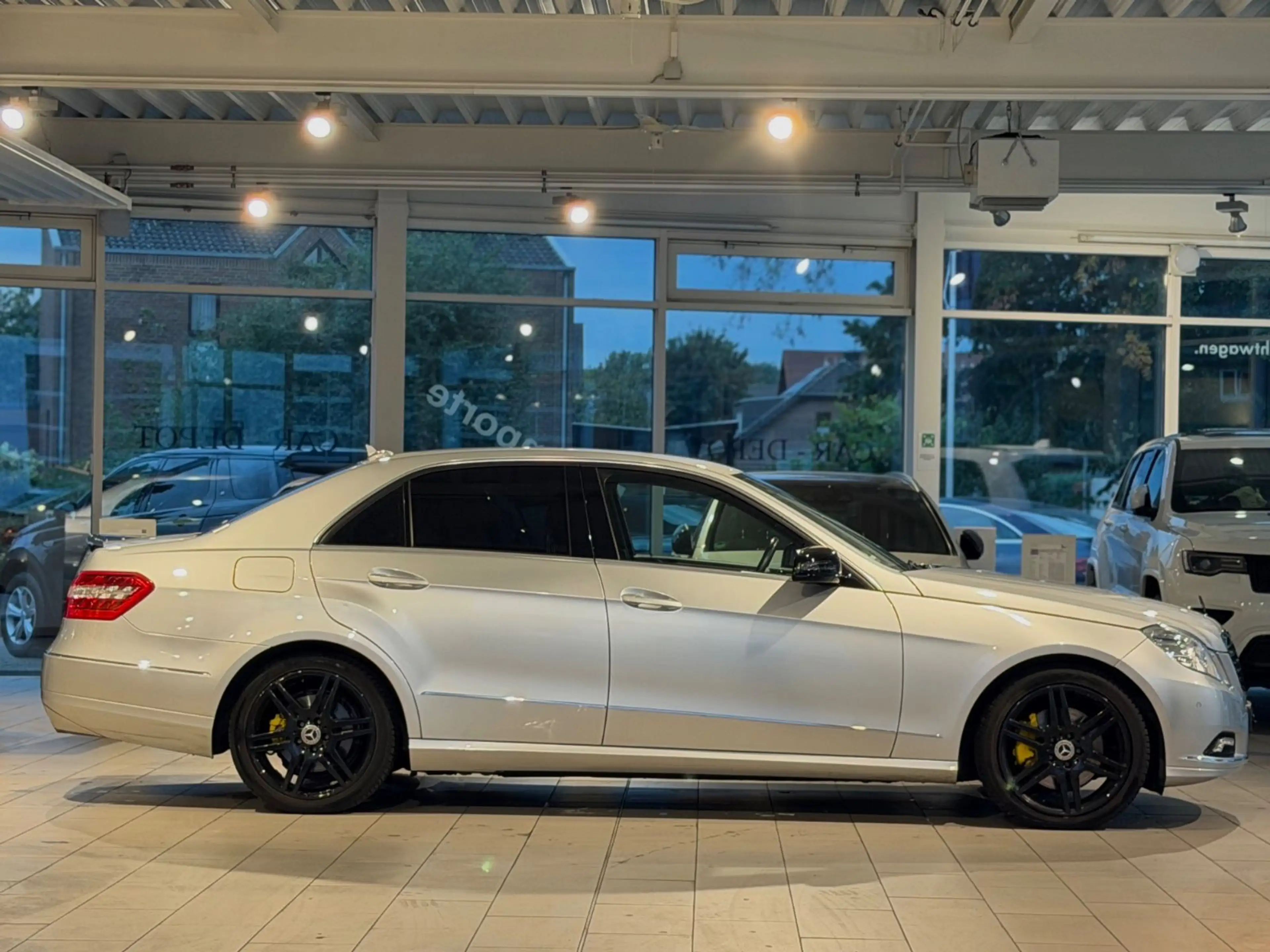 Mercedes-Benz E 350 E Limousine E 350 CGI BlueEfficiency*NAVI* — photo 6