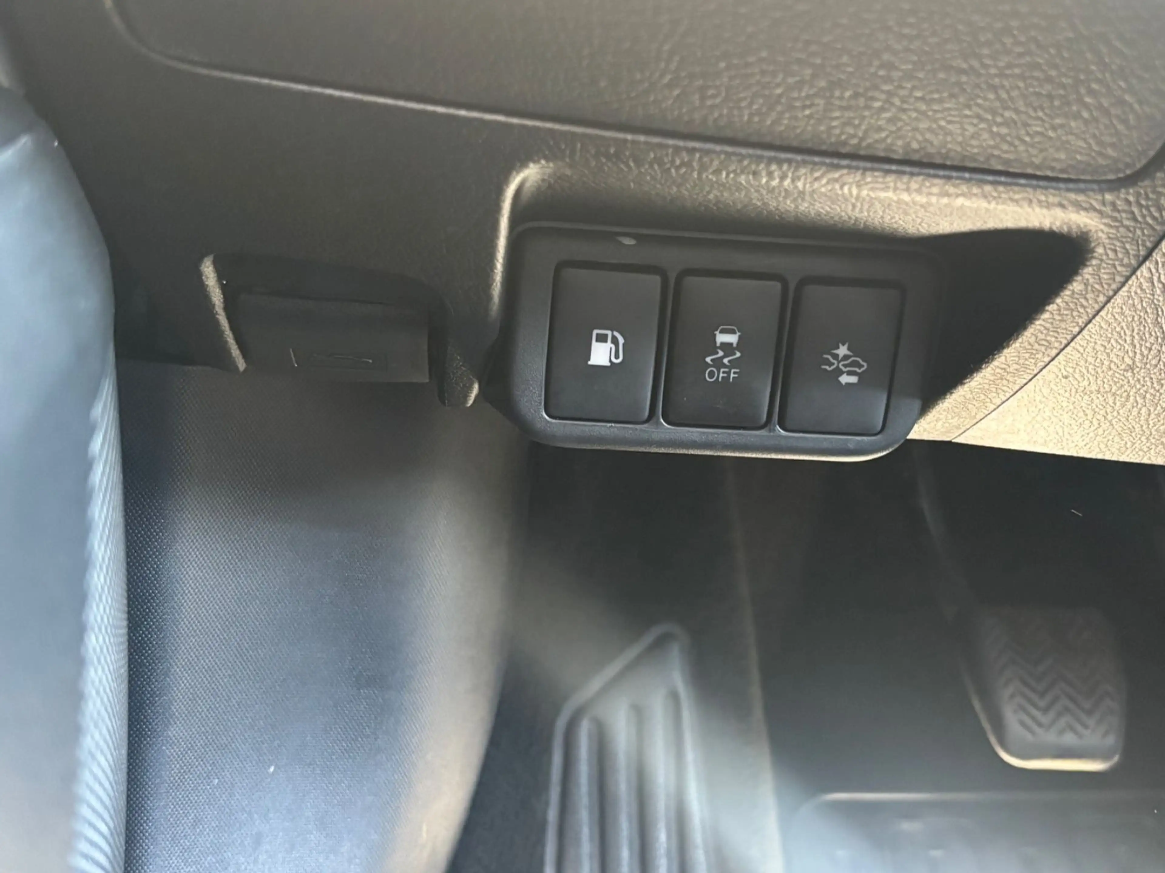 Toyota Avensis Sports Edition-S *KAM*STH*NAVI*AHK — photo 13