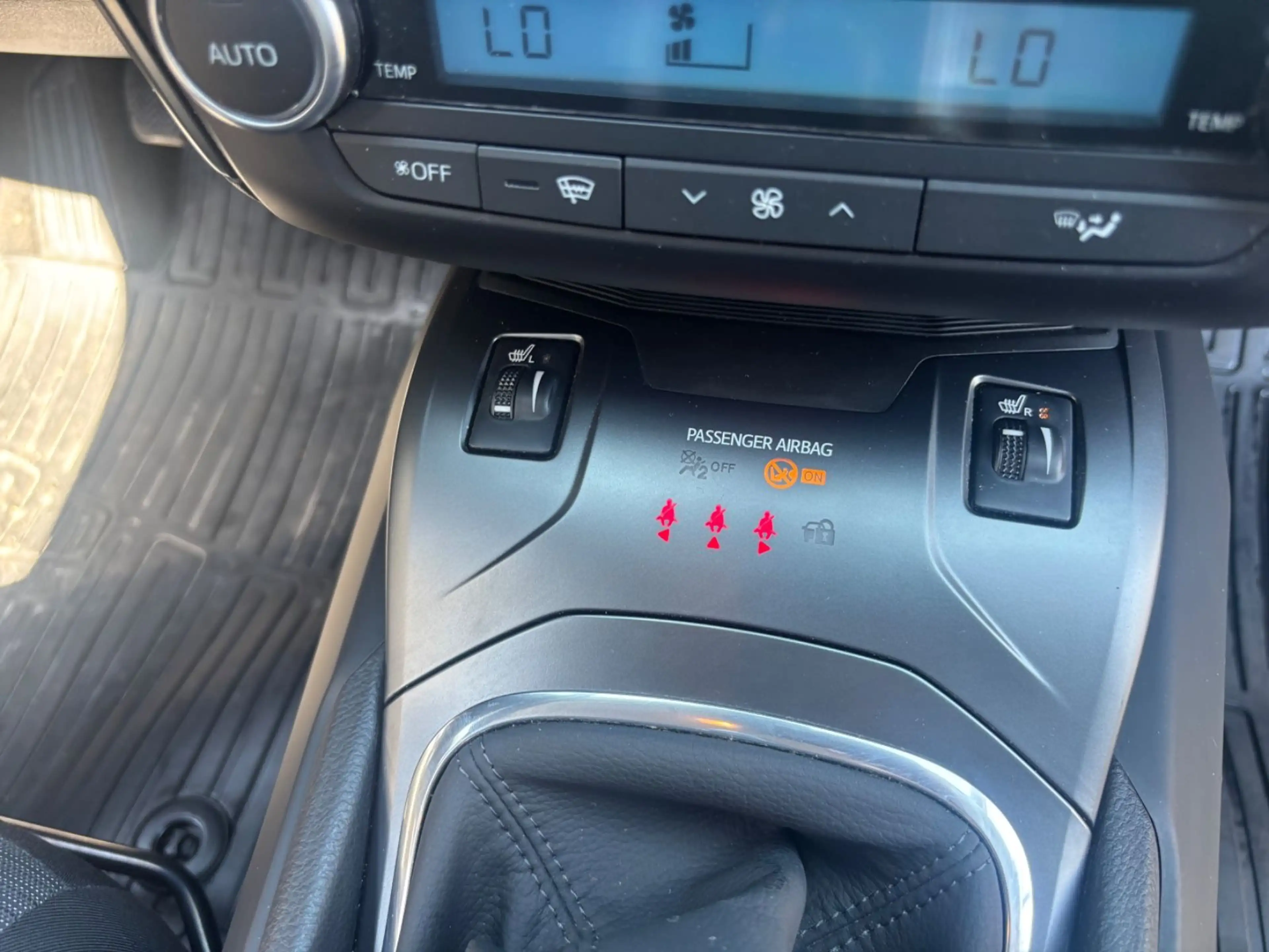 Toyota Avensis Sports Edition-S *KAM*STH*NAVI*AHK — photo 14