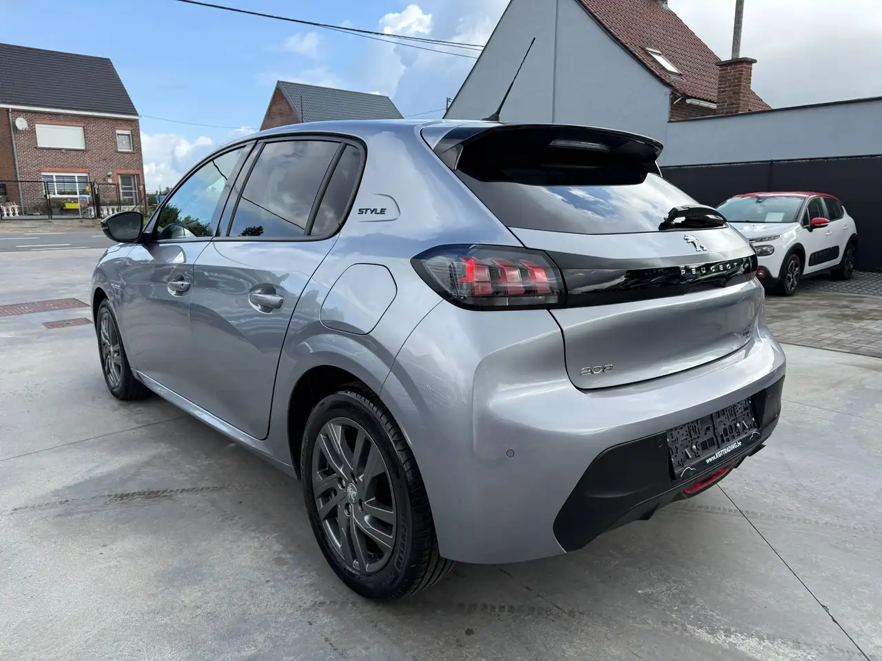 Peugeot 208 1.2i 100PK STYLE CARPLAY DAB PDC BLUETOOTH FULL LED ALU CARPASS, миниатюра 7