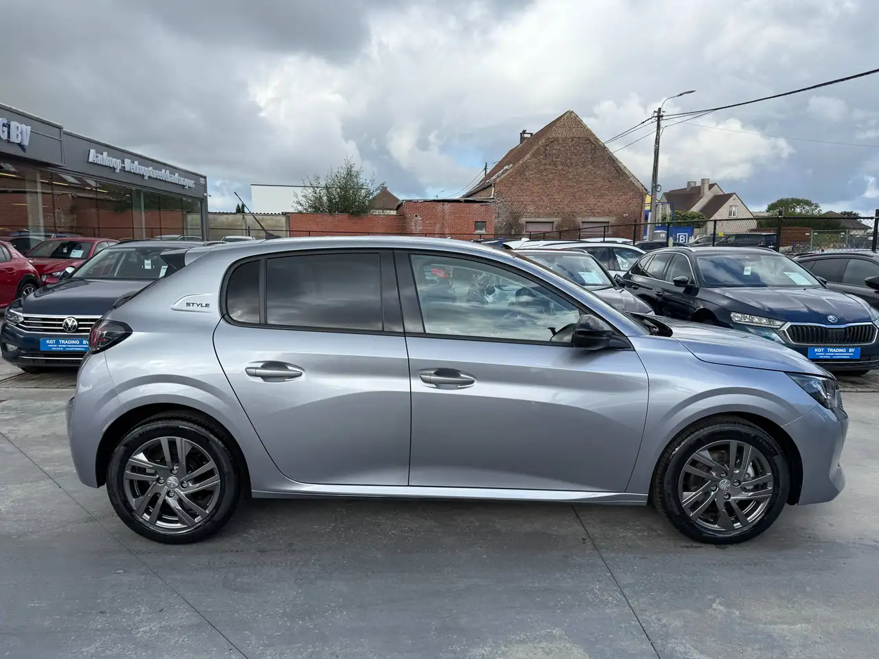 Peugeot 208 1.2i 100PK STYLE CARPLAY DAB PDC BLUETOOTH FULL LED ALU CARPASS, миниатюра 4