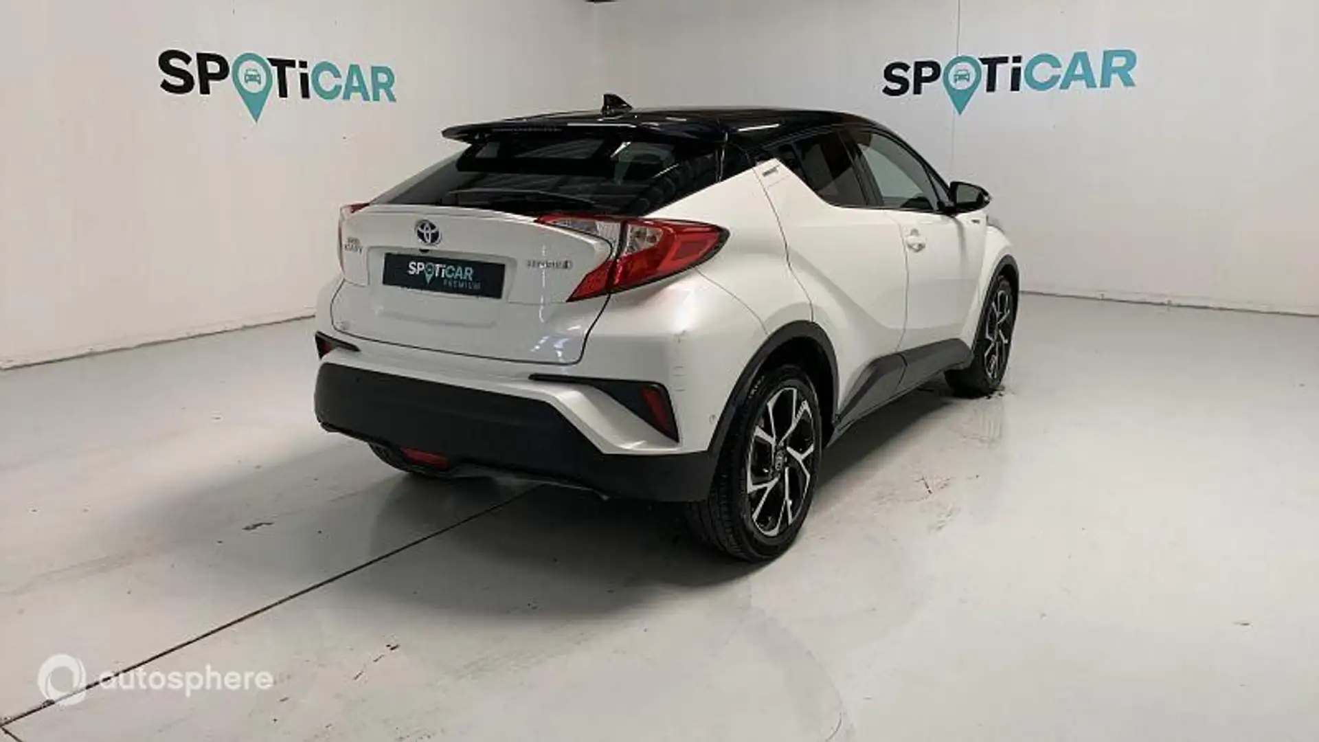 Toyota C-HR 122h Graphic 2WD E-CVT RC18 - 2