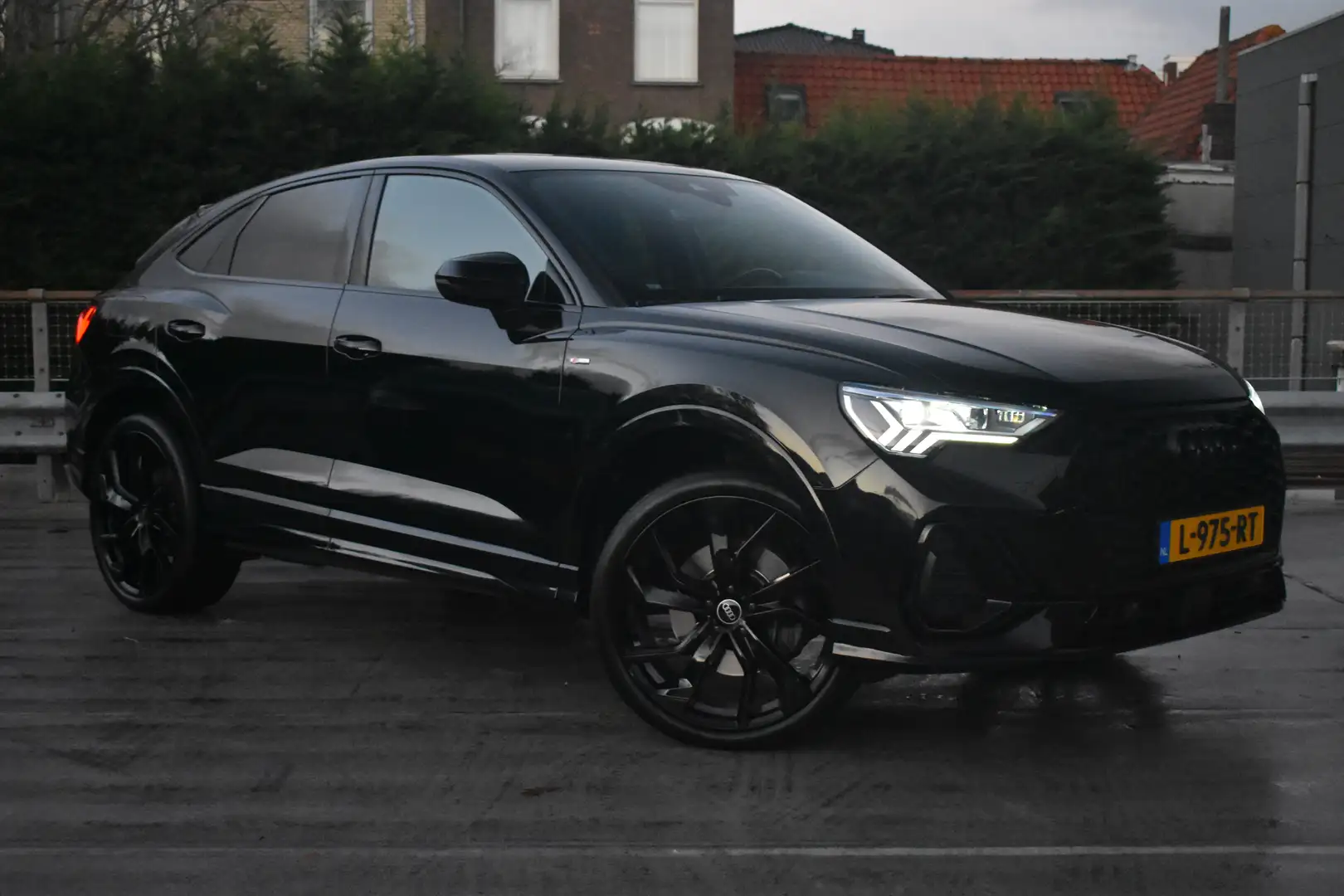 Audi Q3 Sportback 45 TFSI 245PHK Phev e S Edition | TREKHA Noir - 2