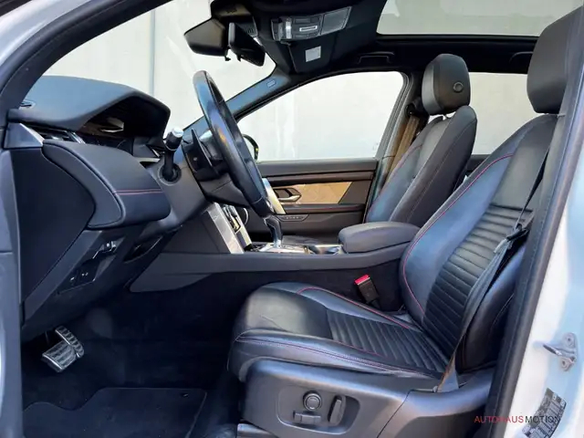 Land Rover Discovery Sport view 10