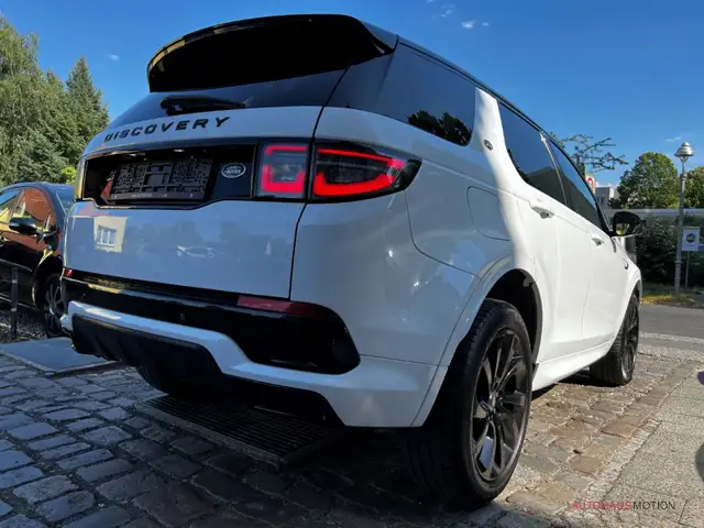 Land Rover Discovery Sport view 7