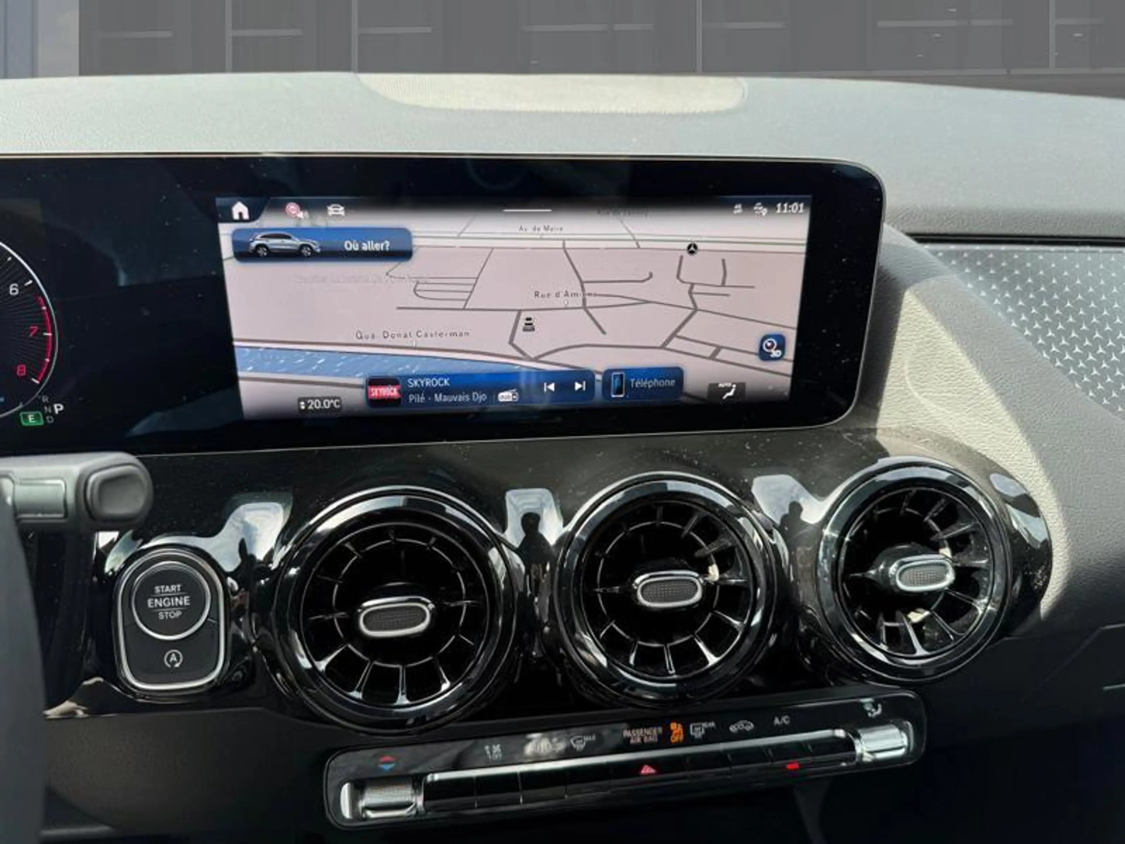 Mercedes-Benz GLA 180 Business Line — photo 12