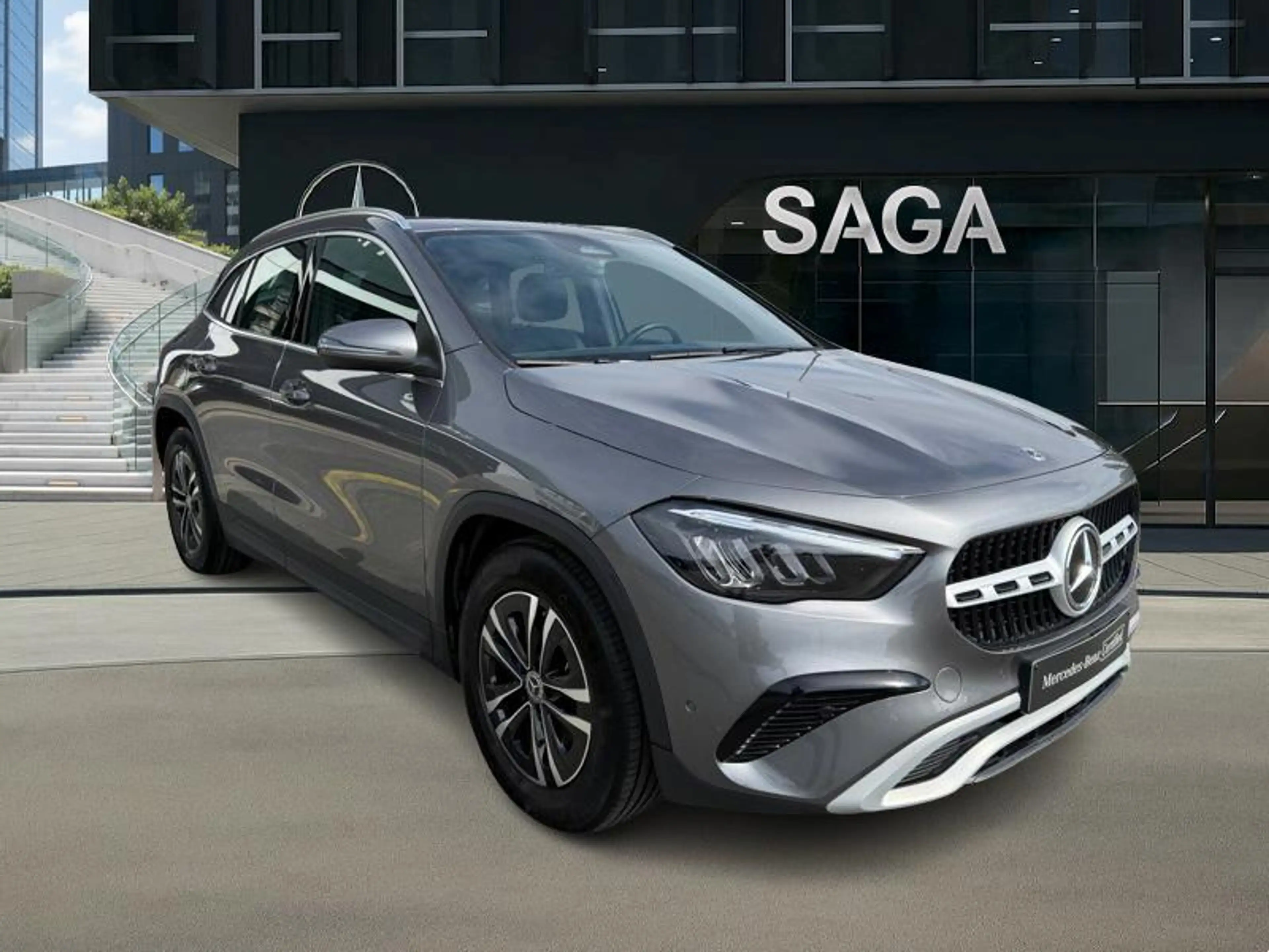 Mercedes-Benz GLA 180 Business Line — photo 6