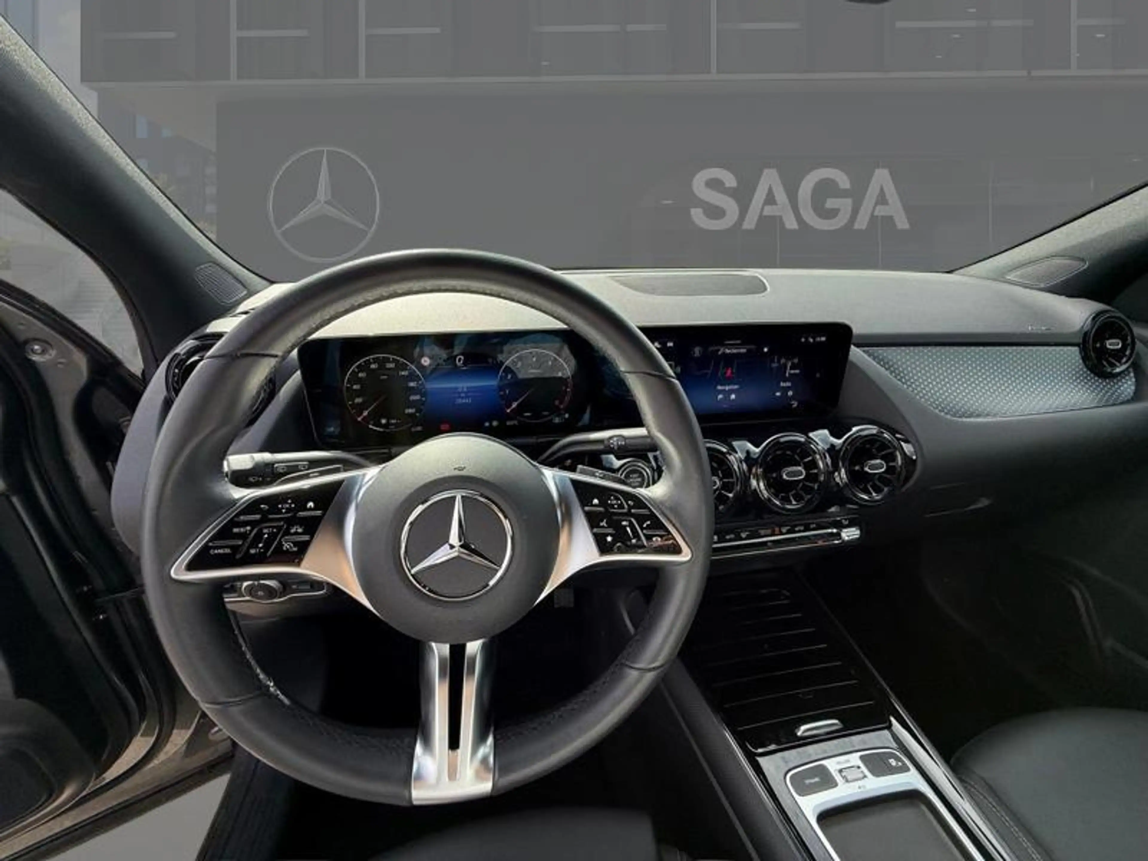 Mercedes-Benz GLA 180 Business Line — photo 8
