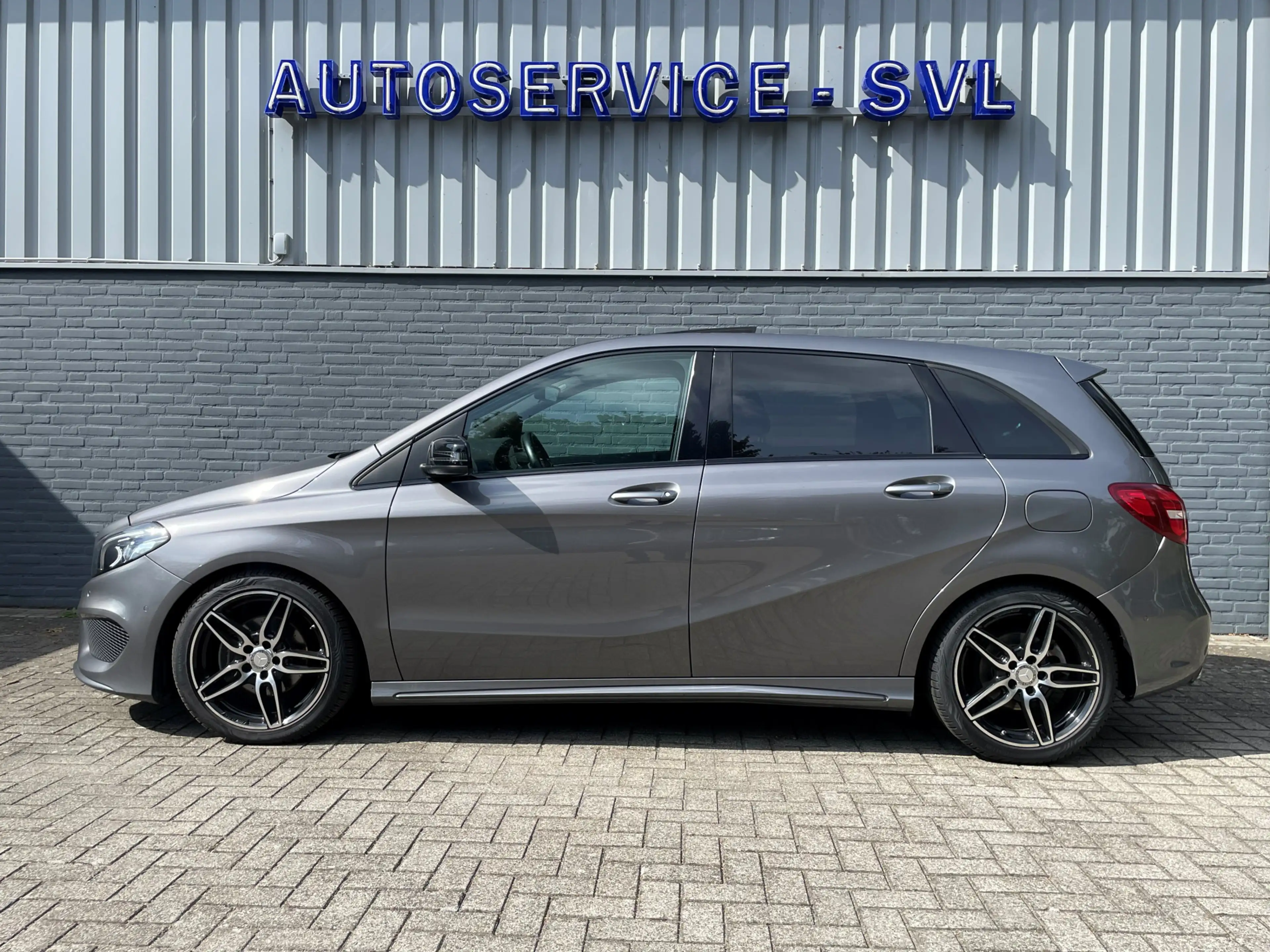 Mercedes-Benz B 180 AMG Style - Nightpakket - Achteruitrijcamera - Tre — photo 4