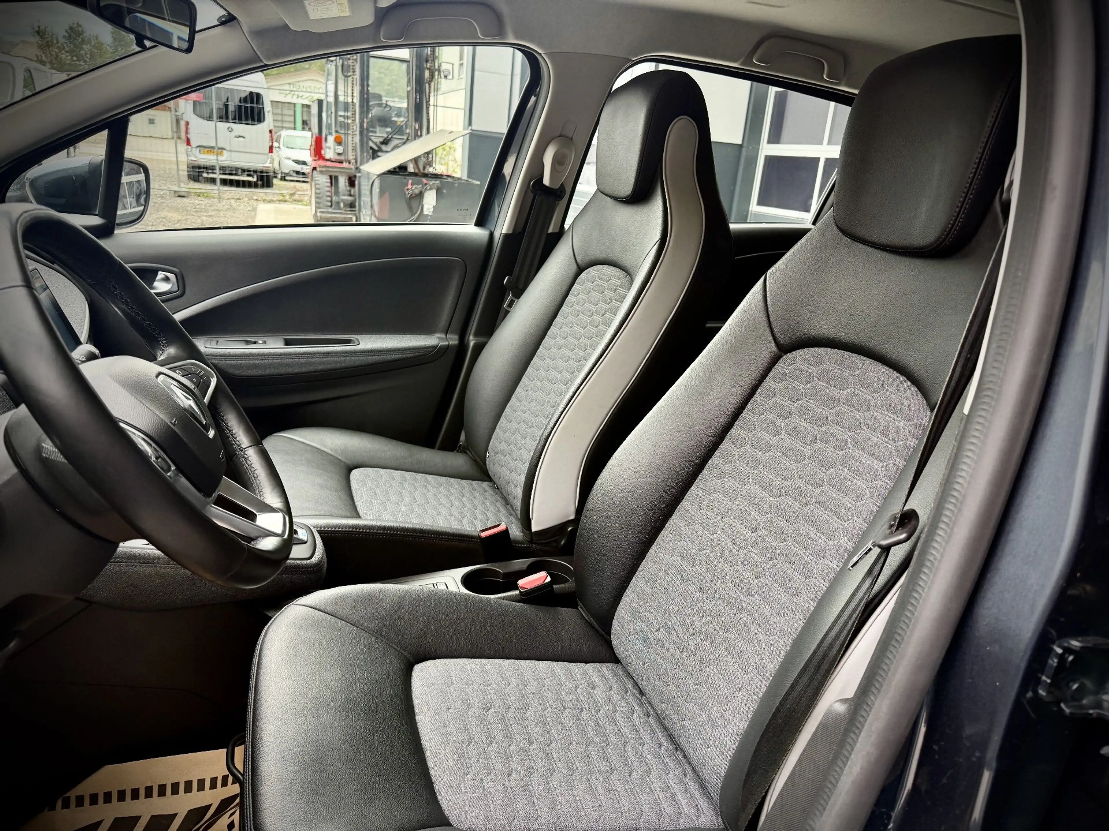 Renault ZOE Zoe R135 52kWh (Kauf-Batterie) — photo 9
