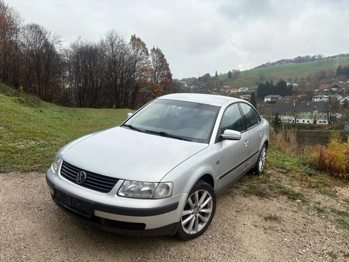 Volkswagen Passat 1,6 Silber - 1